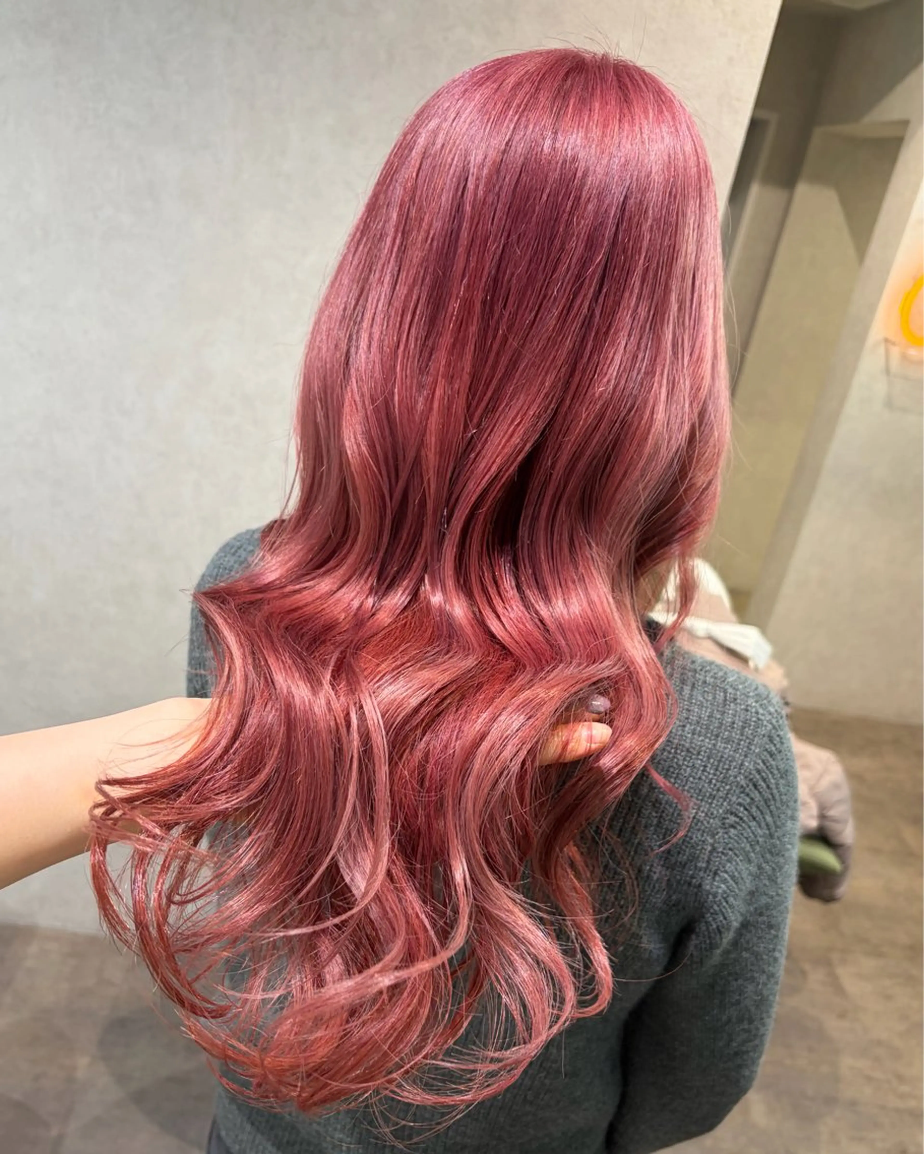 ロング カラー ヘアカラー 派手髪ハイトーン💛 ネイル💅まりなのヘアスタイル