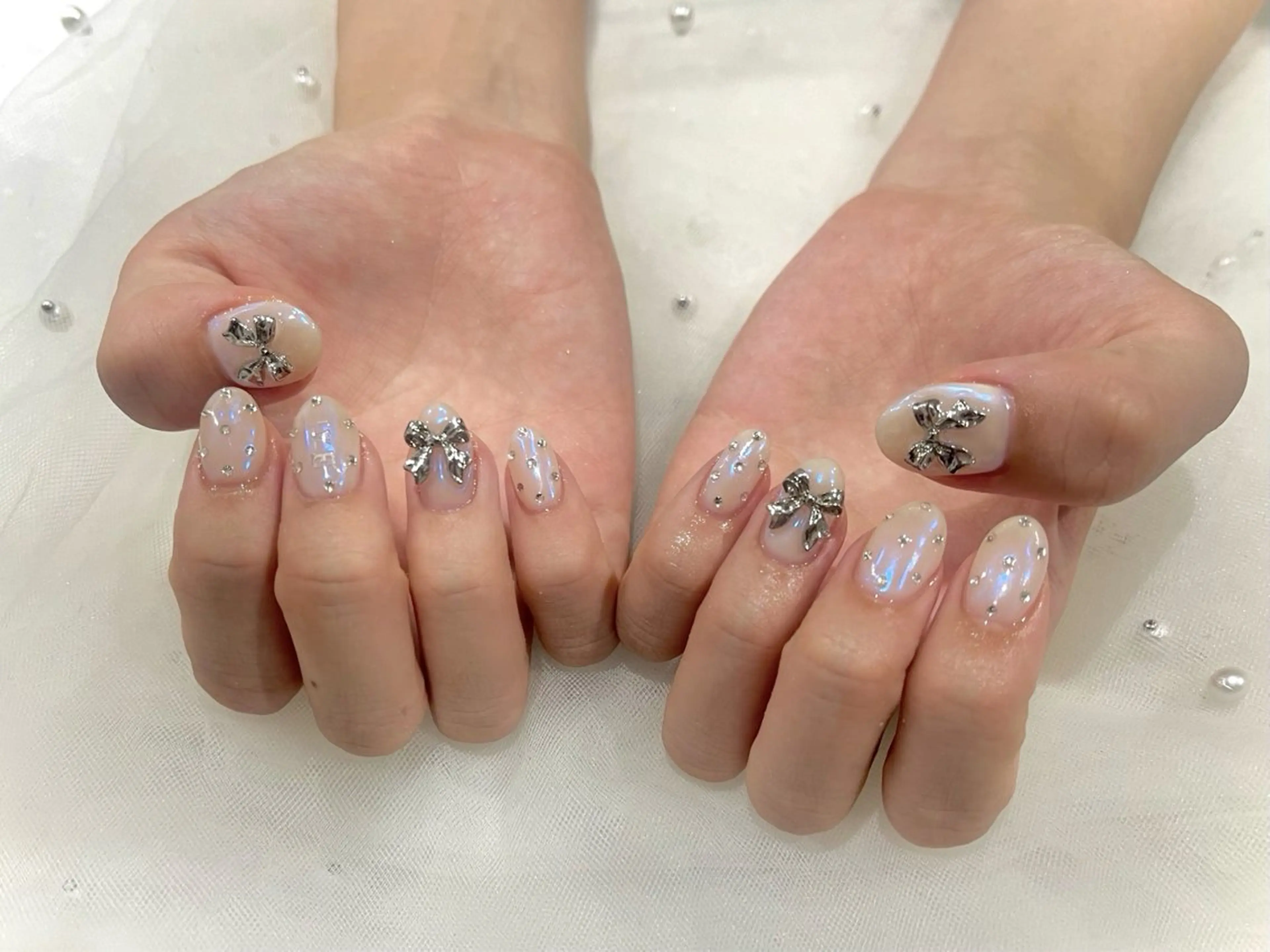 ネイル オーロラネイル ブルー ホワイト ハンドネイル Nail salon Cielel⟡Ayaのネイルデザイン