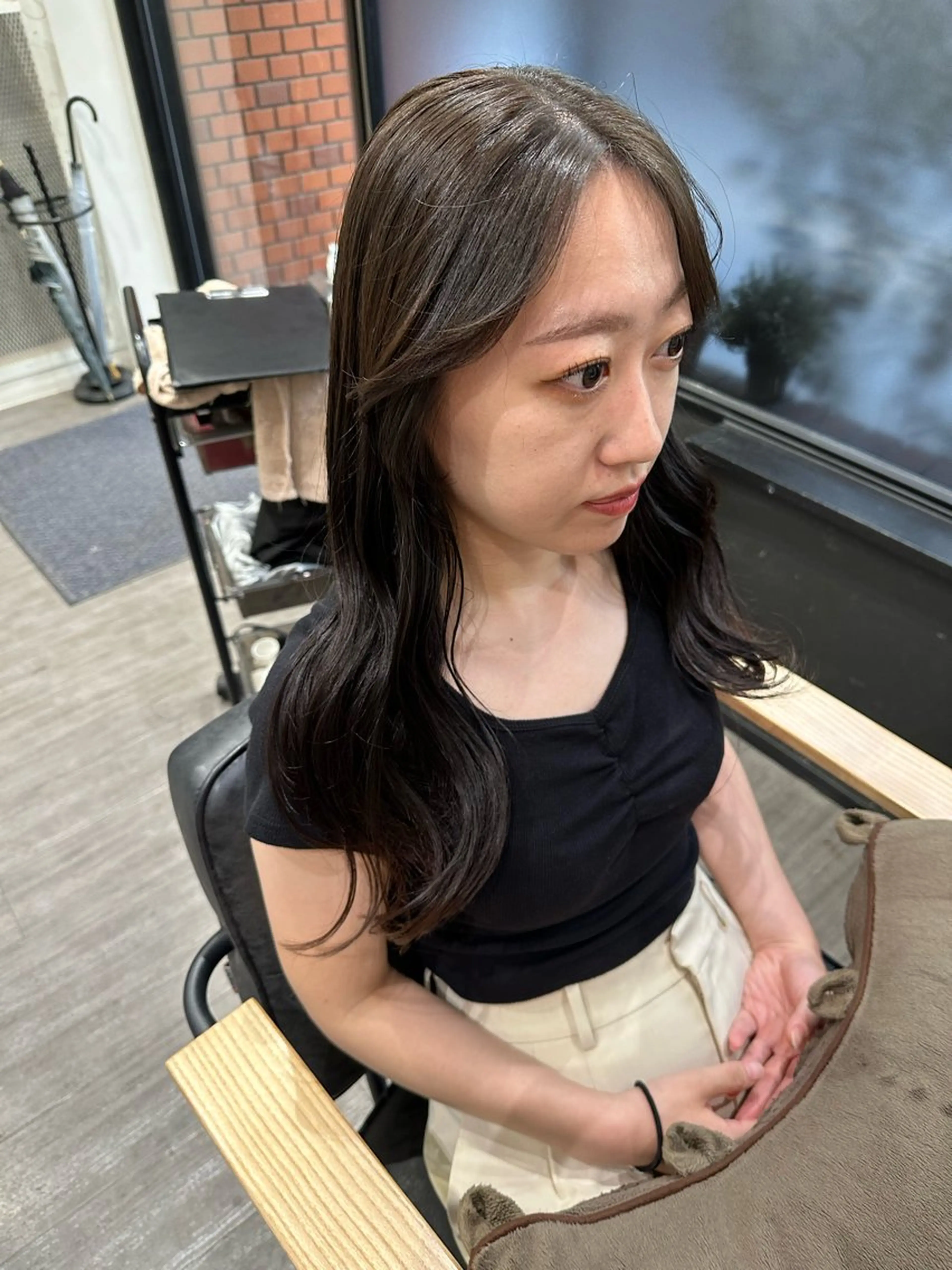 セミロング カラー アッシュ ベージュカラー 透明感カラー 艶髪レイヤー上田 紗也🇰🇷💗のヘアスタイル