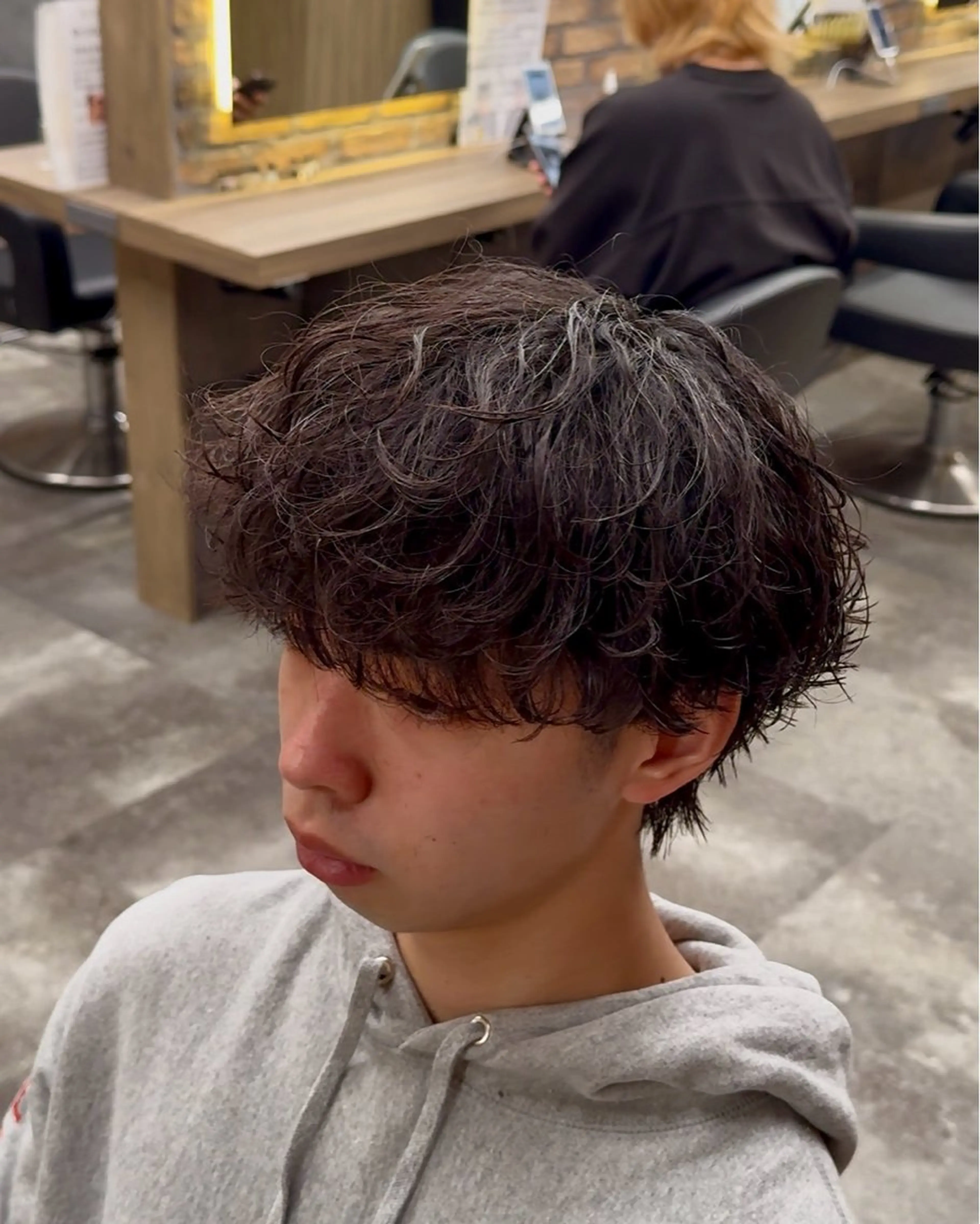 パーマ メンズ カット パーマ シャドウ/フェザー 朝崎倭斗のヘアスタイル