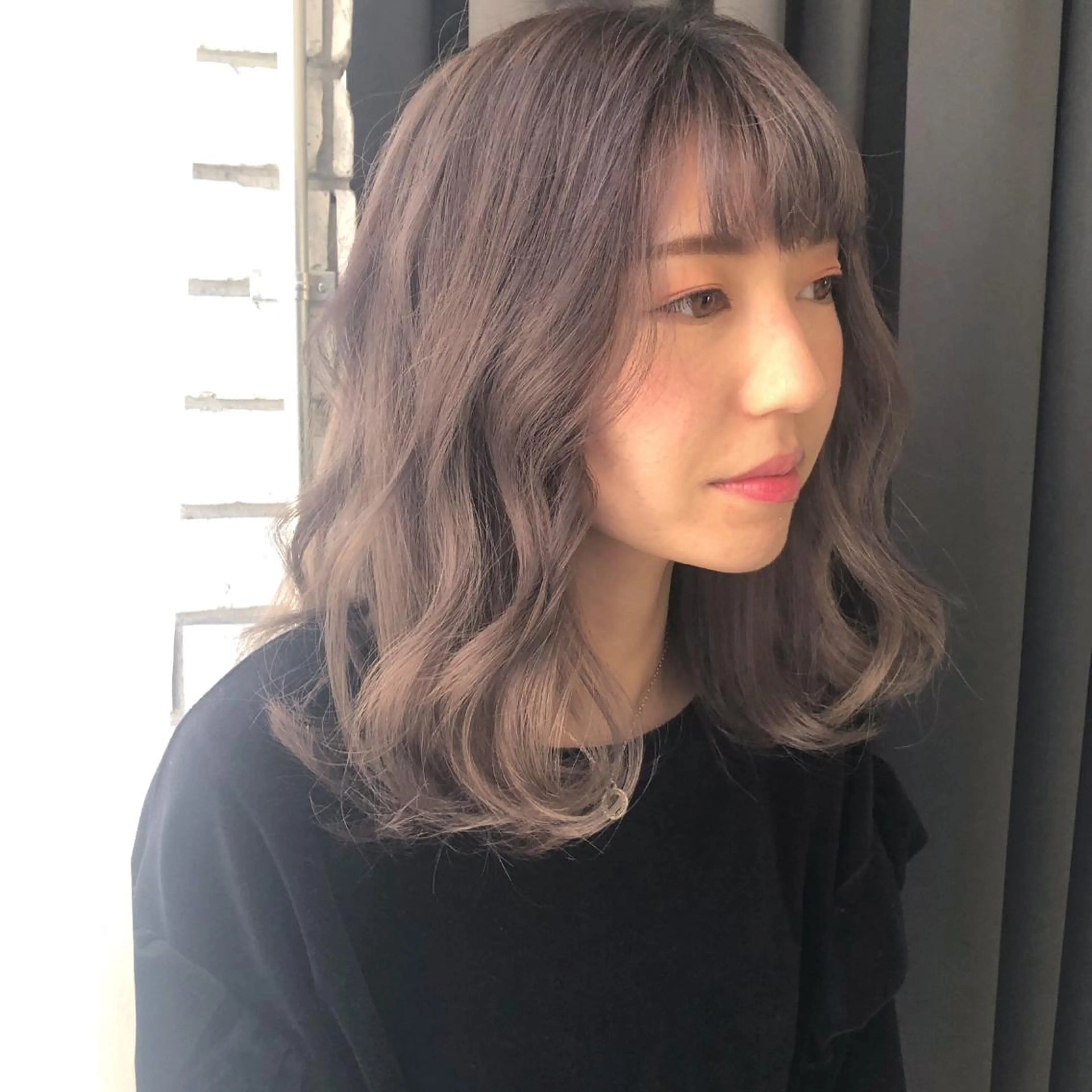 セミロング カラー グレージュ パープルカラー ORIKA 美容室のヘアスタイル
