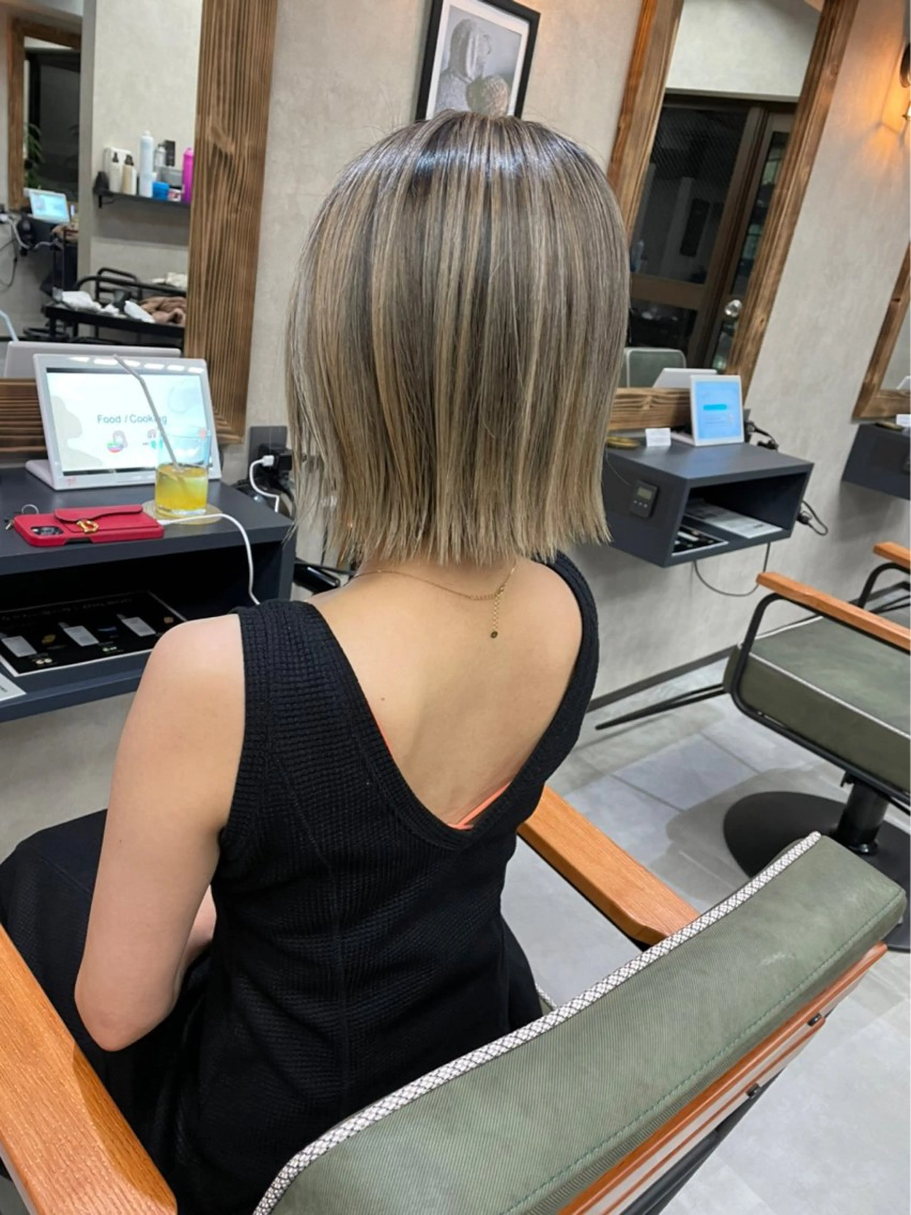 ミディアム 切りっぱなしボブ ボブ SUNNY ななのヘアスタイル