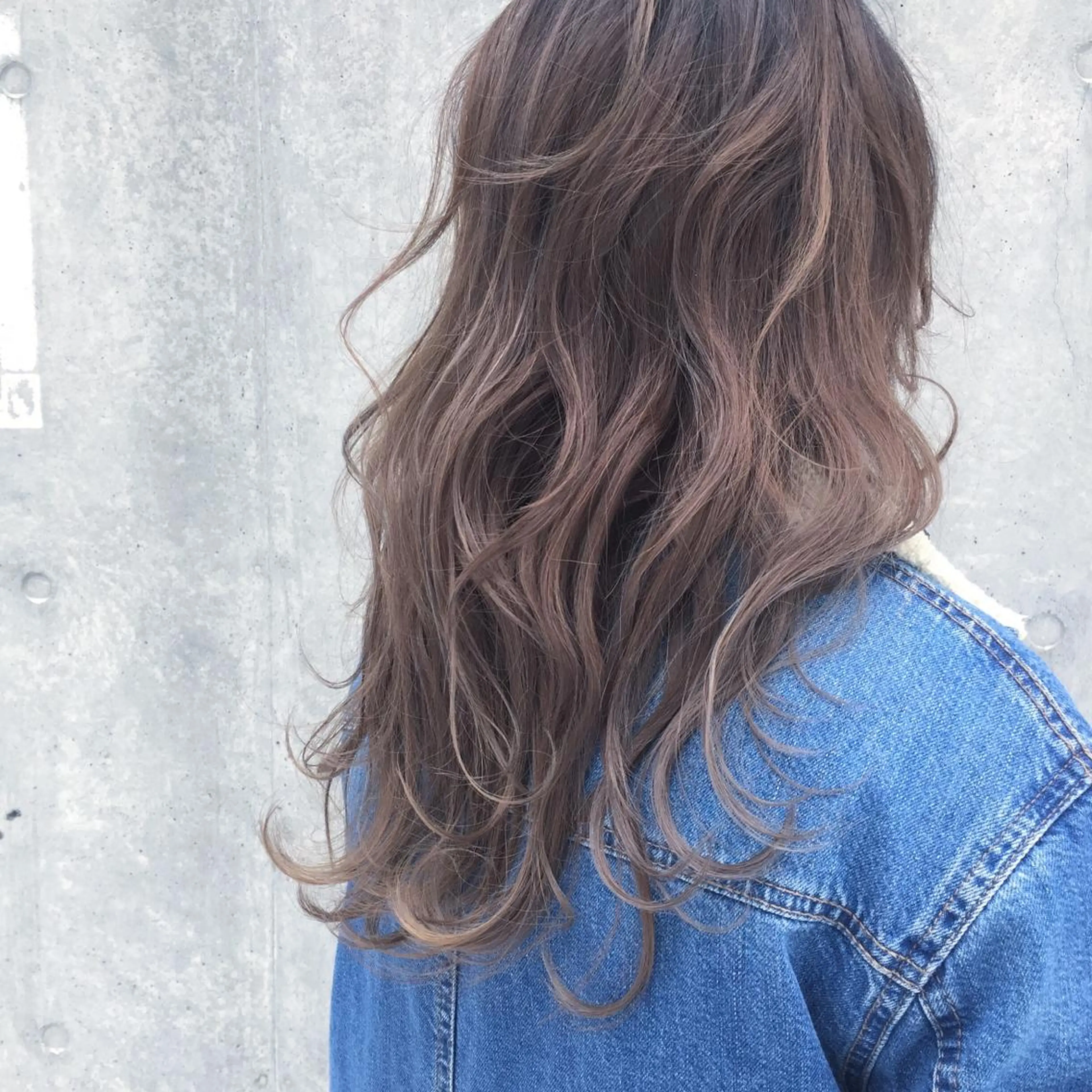 ロング カラー ブリーチ ブルーカラー ブルーグレー ブルーグレージュ ブルーバイオレット toiro by lien hair atelier所属・池田 真由美のヘアスタイル