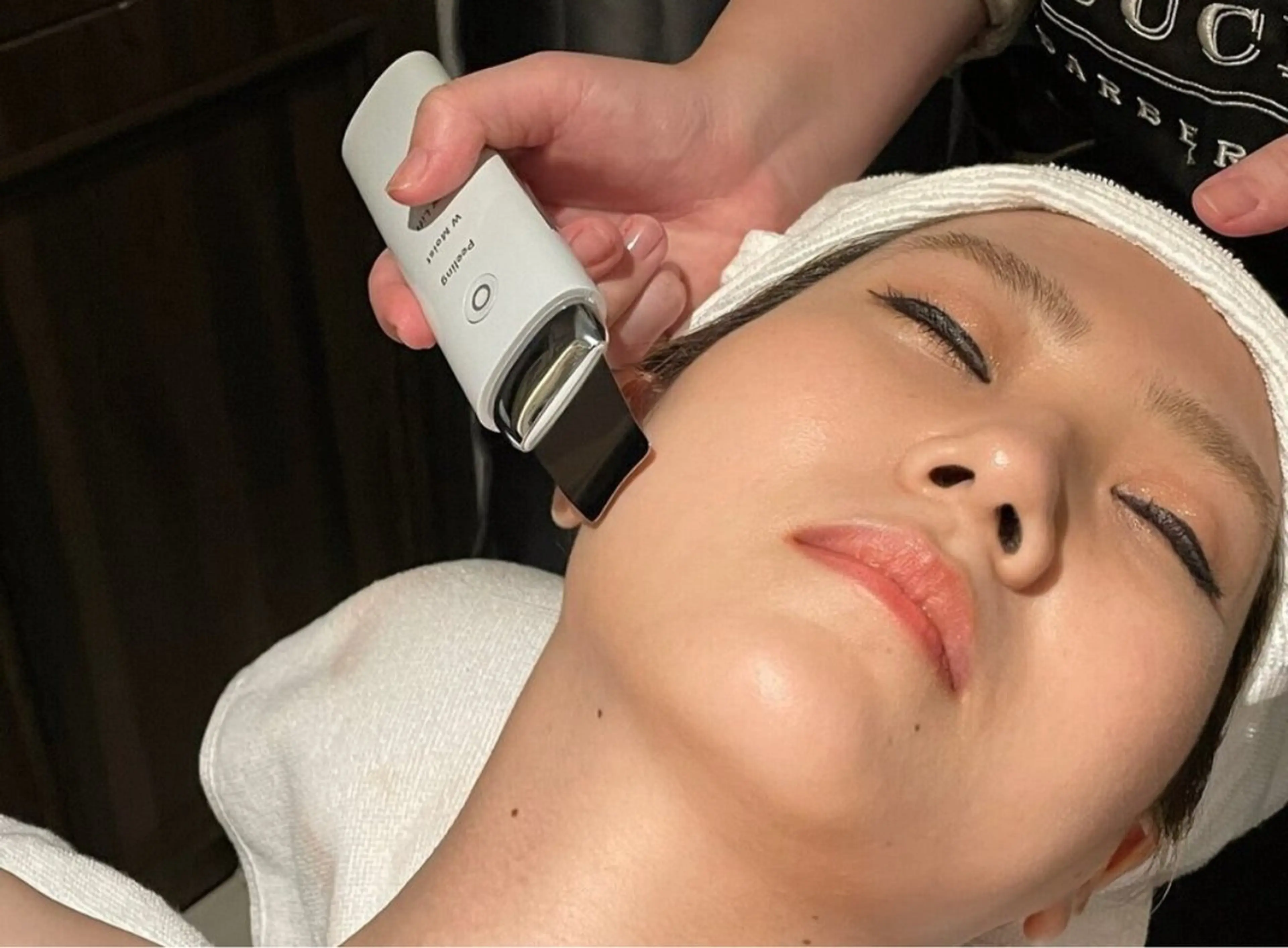 透明感・化粧ノリ・スキンケア効果を上げたい方に!レディースシェービング+超音波ピーリング(パック付き)の写真