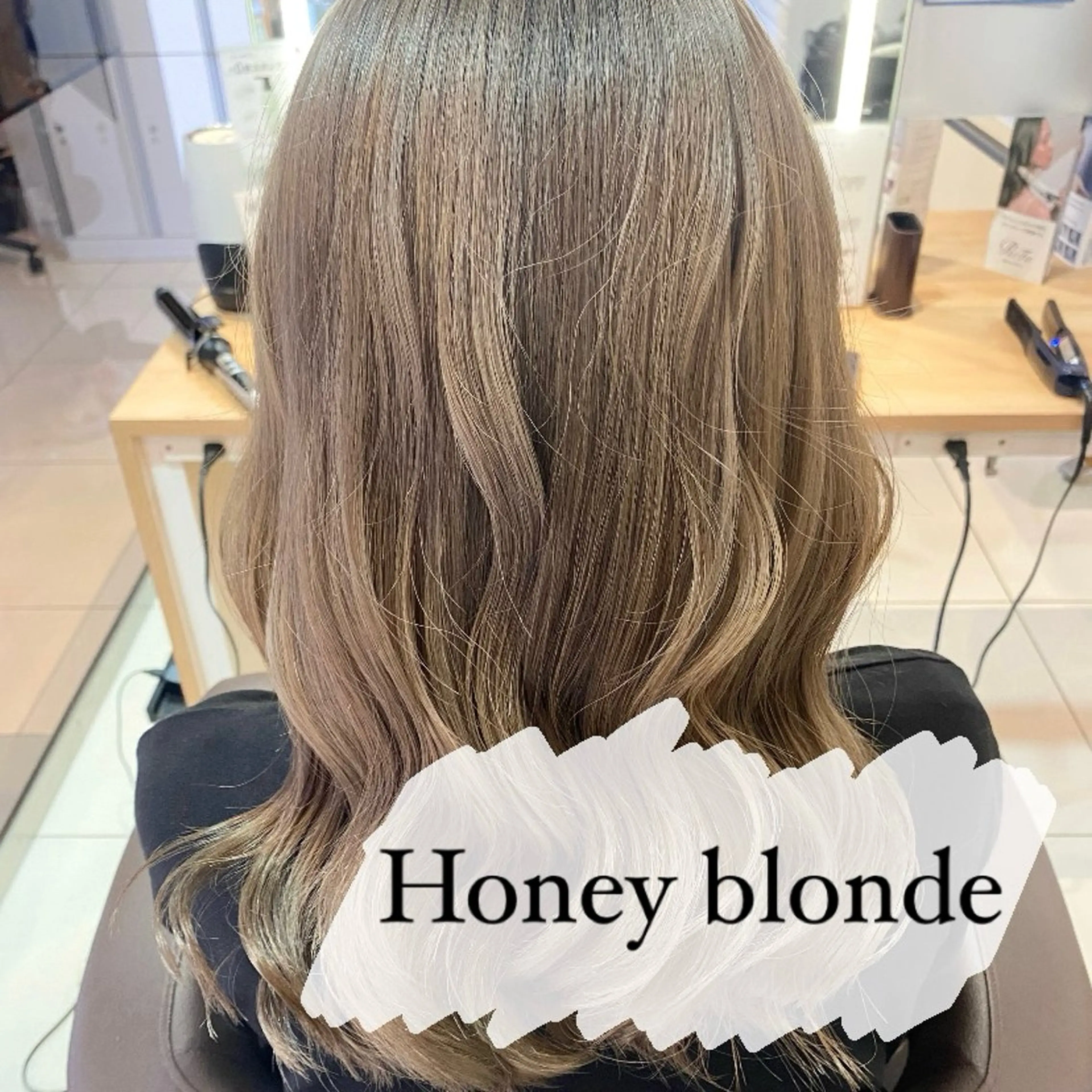 セミロング カラー ヘアアレンジ ヘアカラー ミルクティーベージュ 暖色カラー/池田麻帆のヘアスタイル