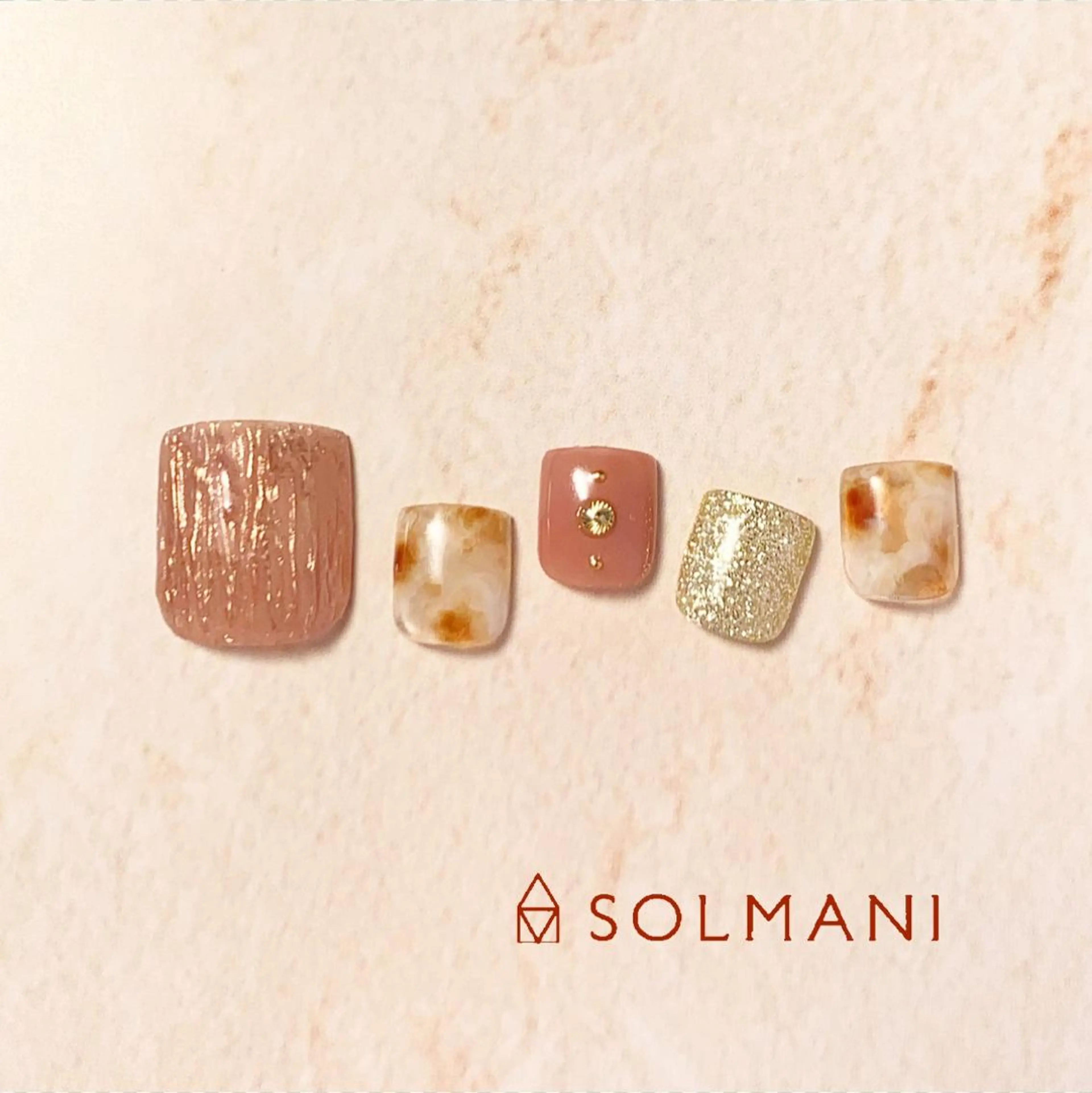 ネイル べっ甲ネイル フットネイル ニュアンスネイル SOLMANI 予約担当のネイルデザイン