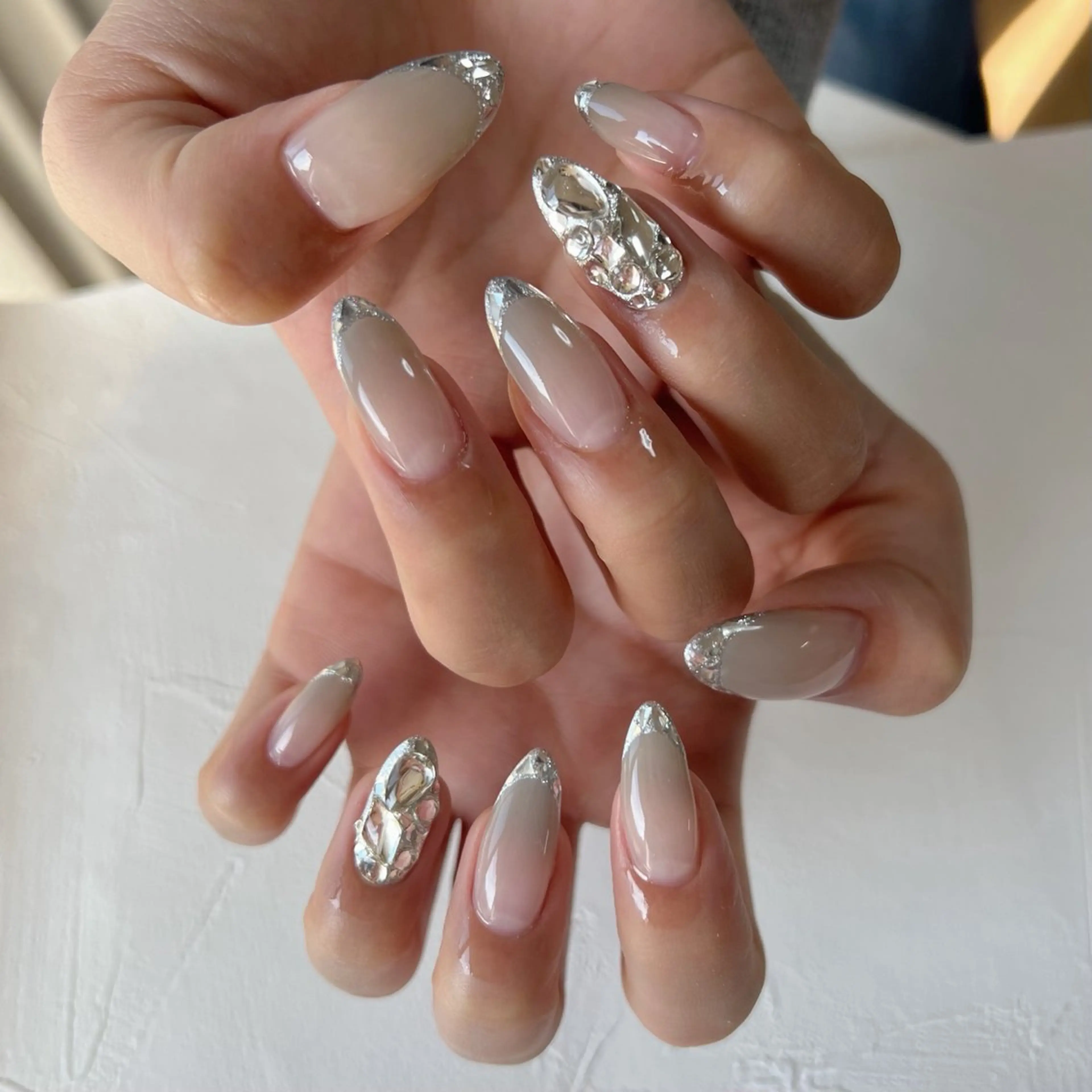 ネイル フレンチネイル ガラスフレンチ グラデーション ハンドネイル 川端 京香のネイルデザイン