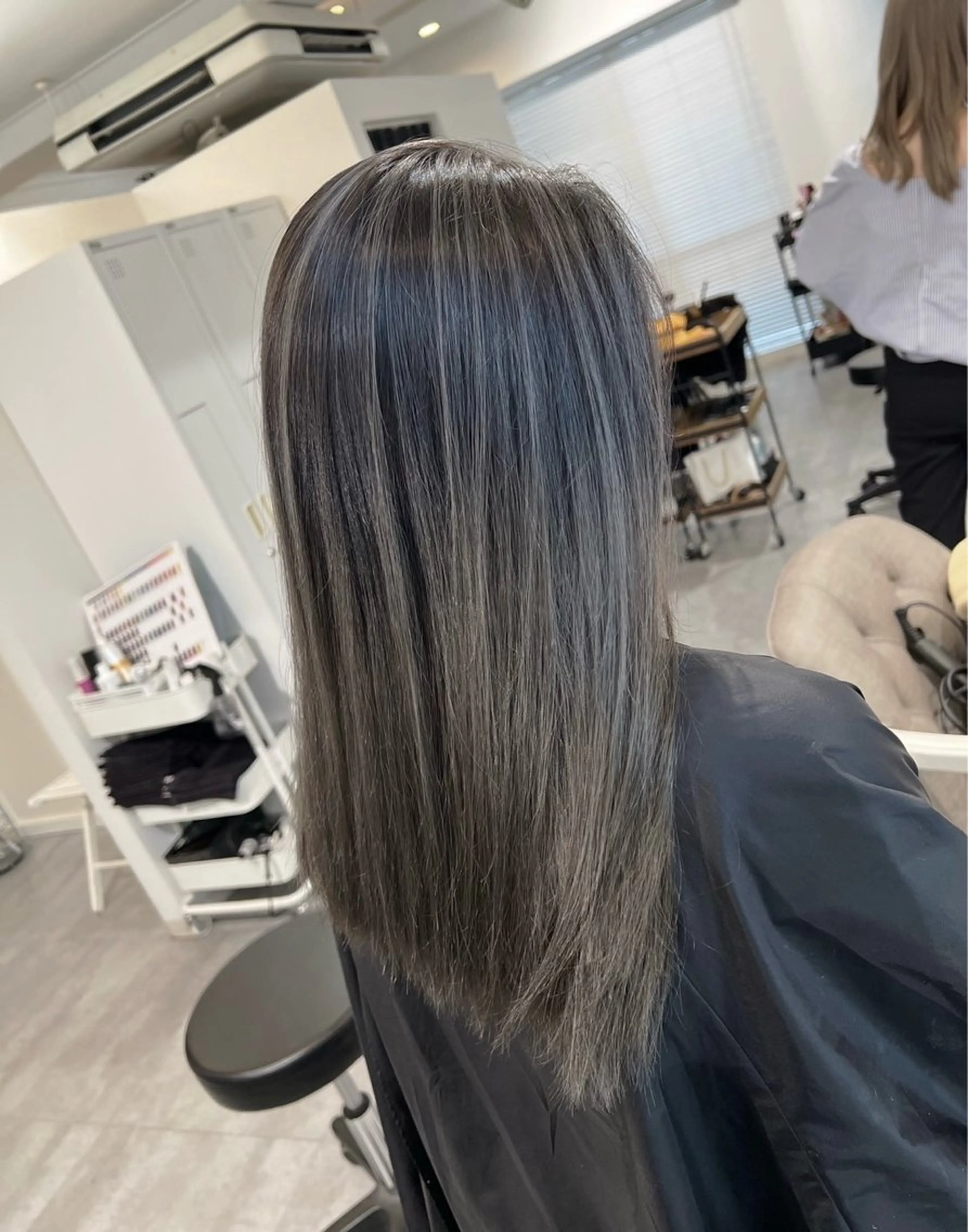 ミディアム カラー バレイヤージュ グレージュ レイヤーカット カット ヘアカラー トリートメント ROBIN所属・指名数No.1 /NAOYAのヘアスタイル