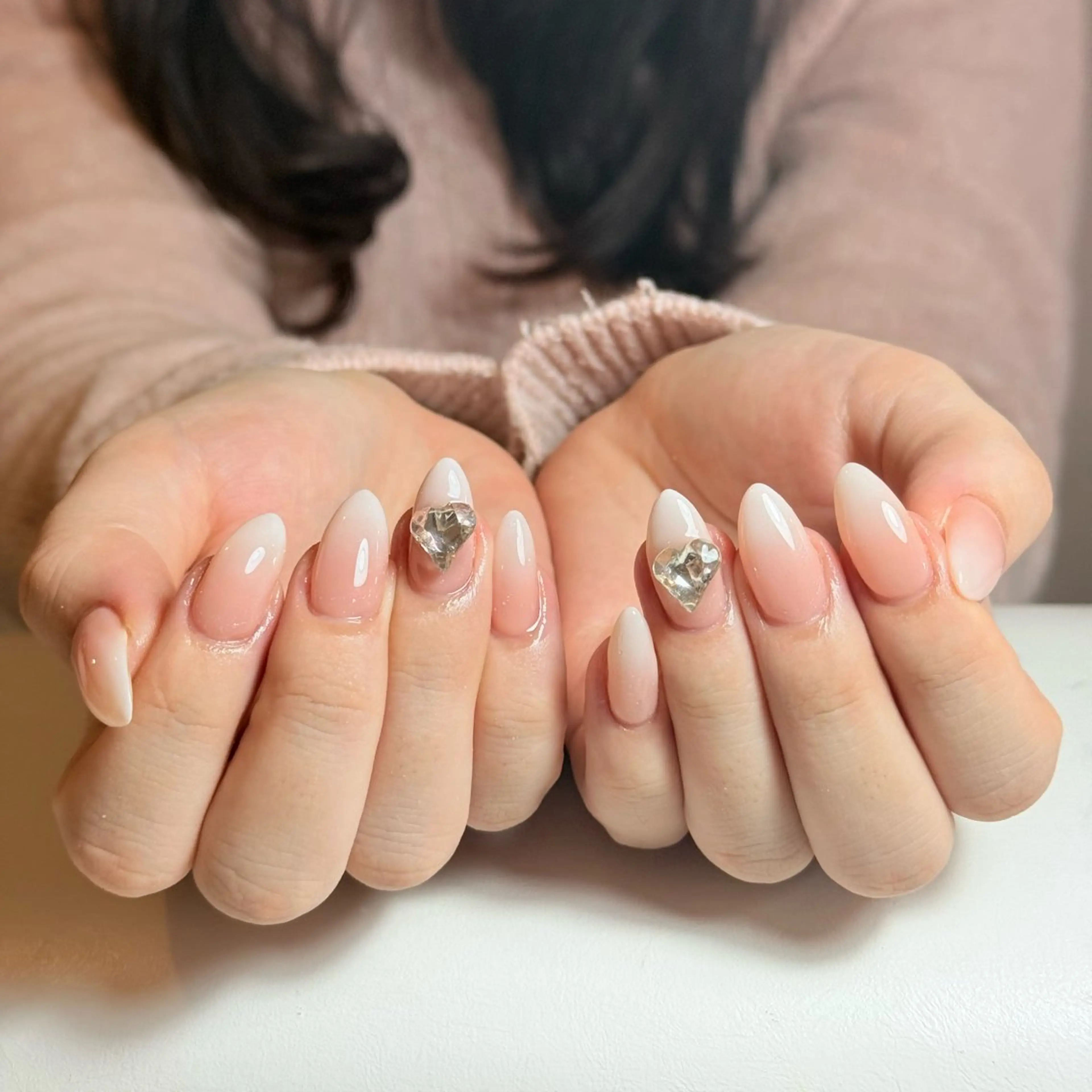 ネイル チークネイル フレンチネイル グラデーション キラキラネイル 韓国ネイル ハンドネイル Risa_ Nailのネイルデザイン