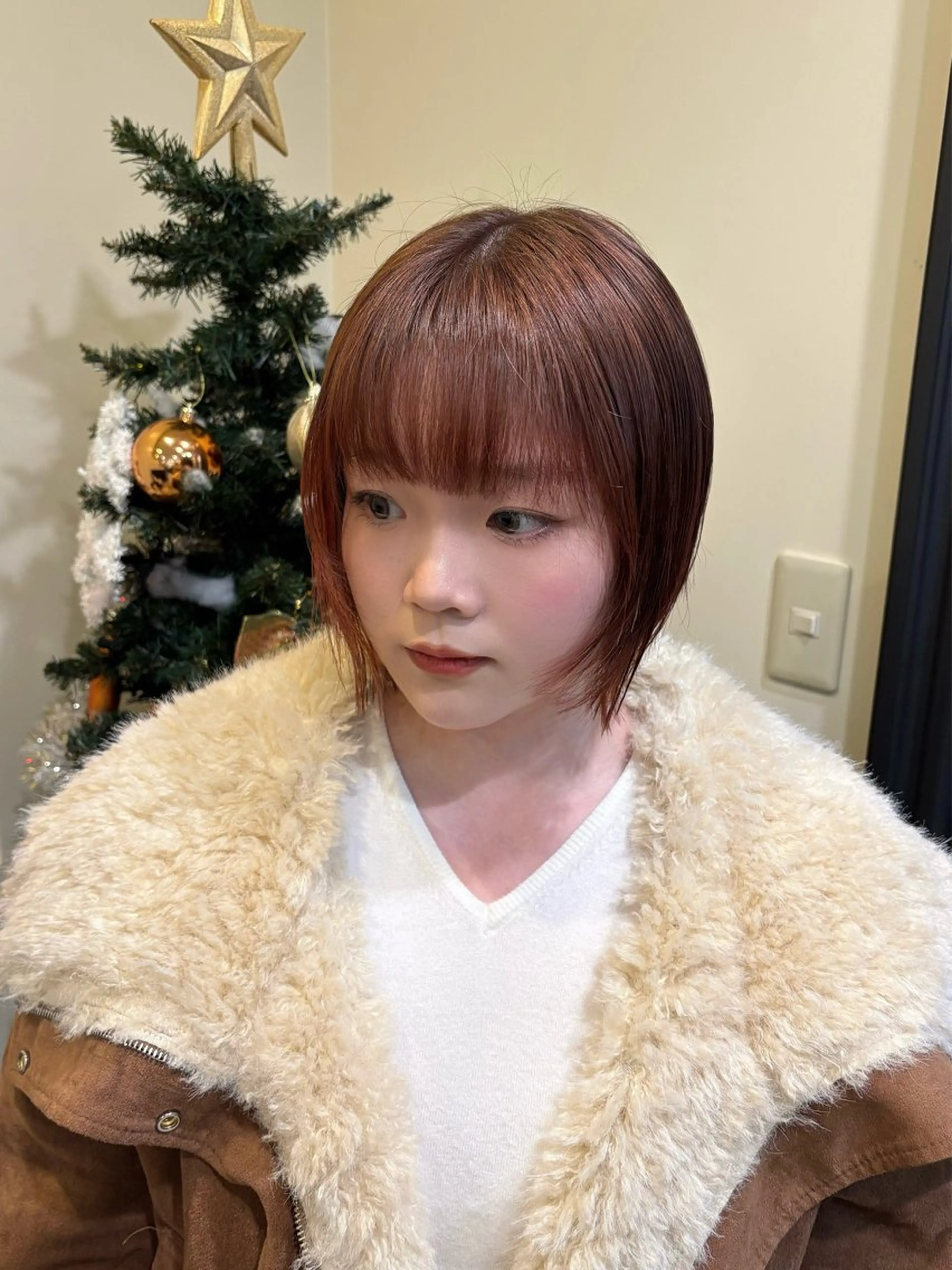 ショート カラー ヘアカラー しおり🍬 KOKORO🤍のヘアスタイル