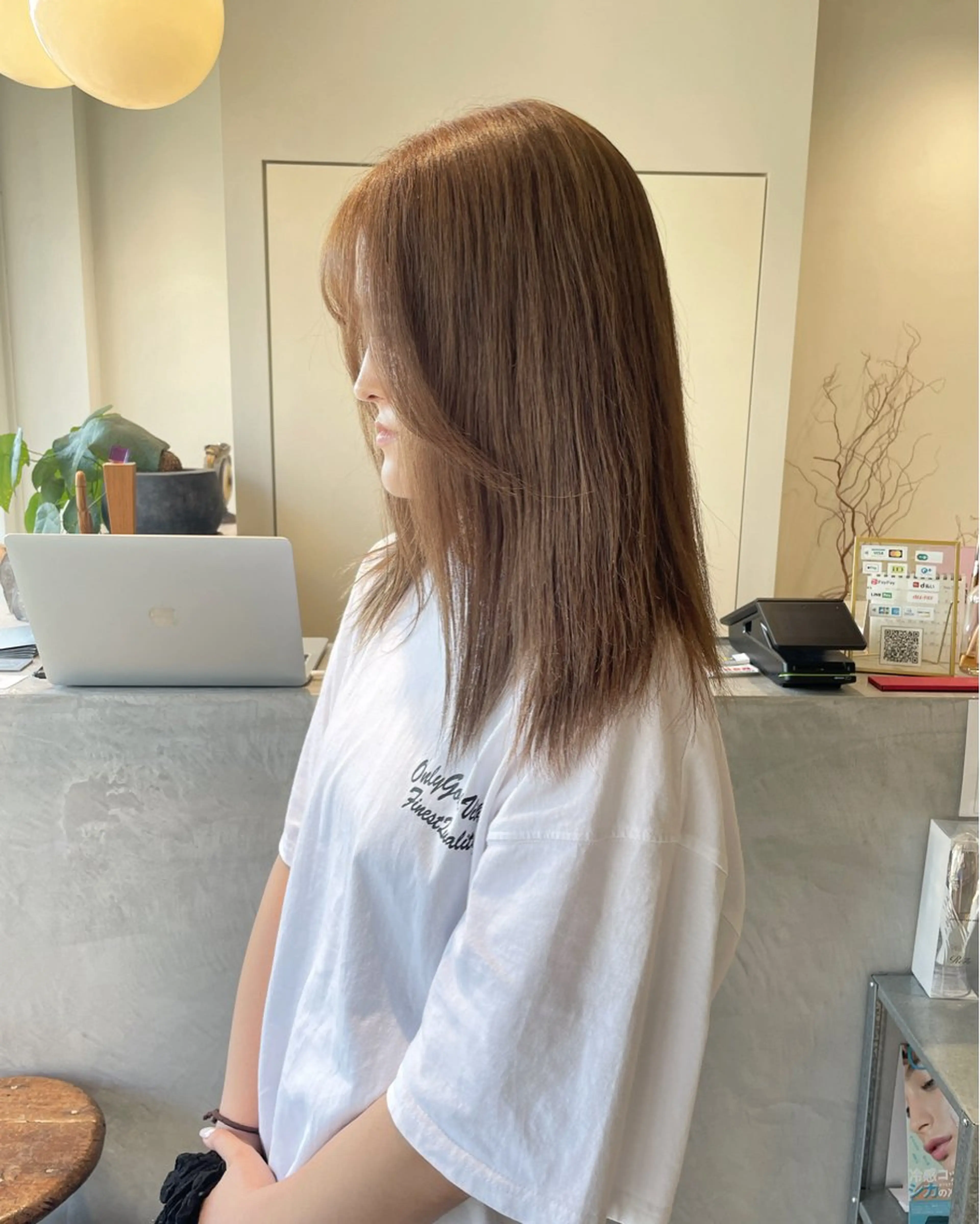 セミロング カラー ベージュカラー 安西 香利奈のヘアスタイル