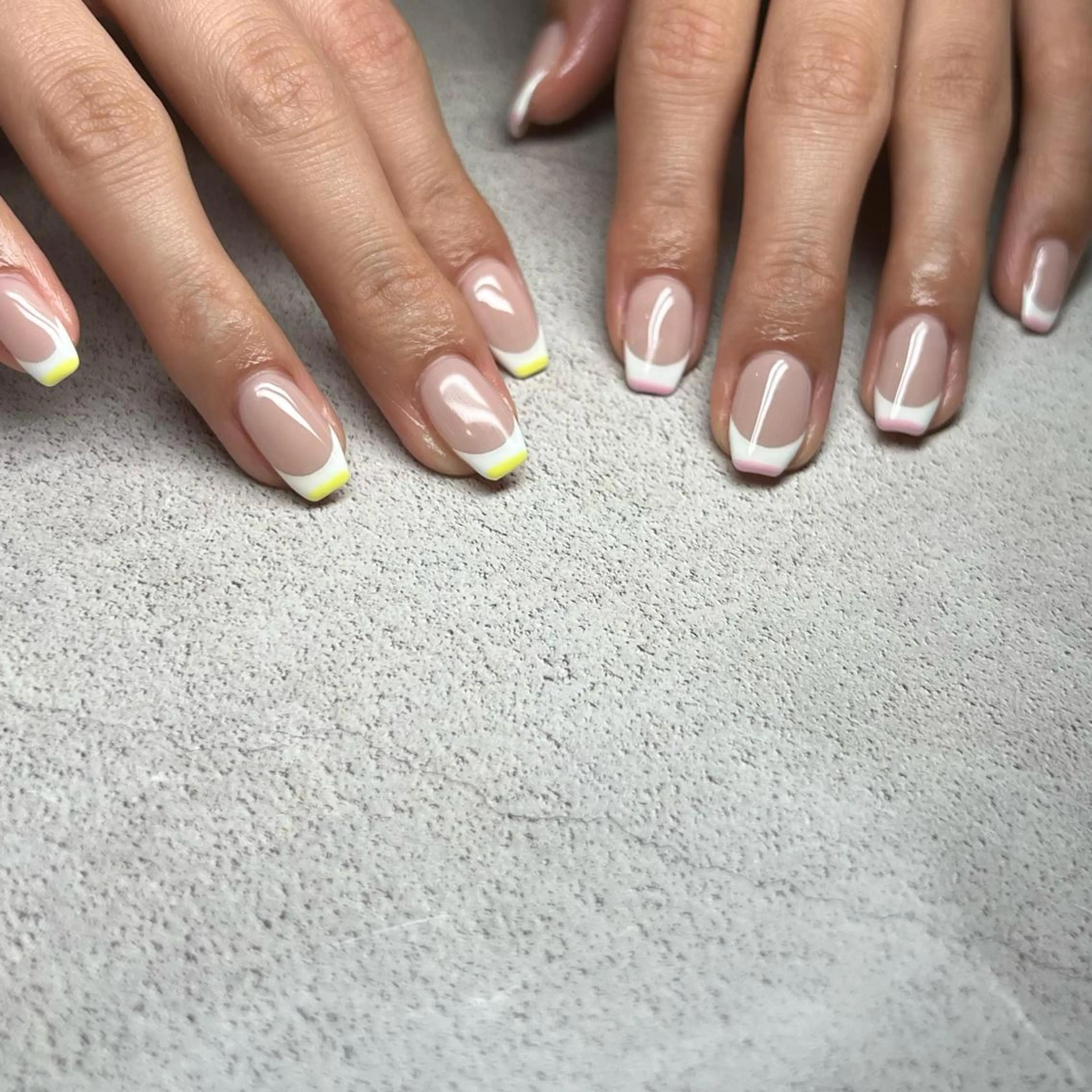 ネイル フレンチネイル ハンドネイル 𝐫𝐚𝐢 𝐧𝐚𝐢𝐥の眉毛・アイブロウイメージ