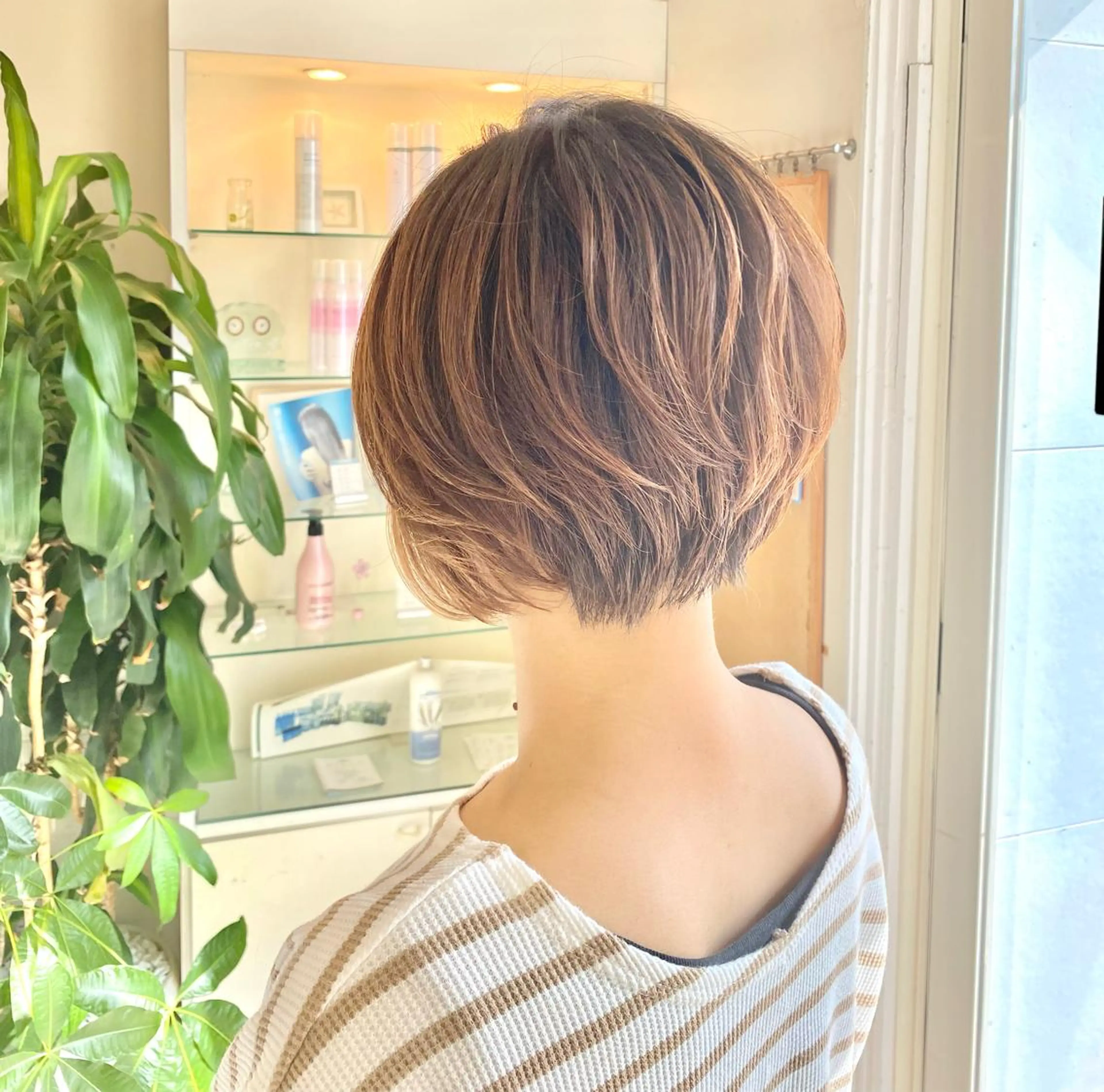 女性カット（眉カット込み）の写真