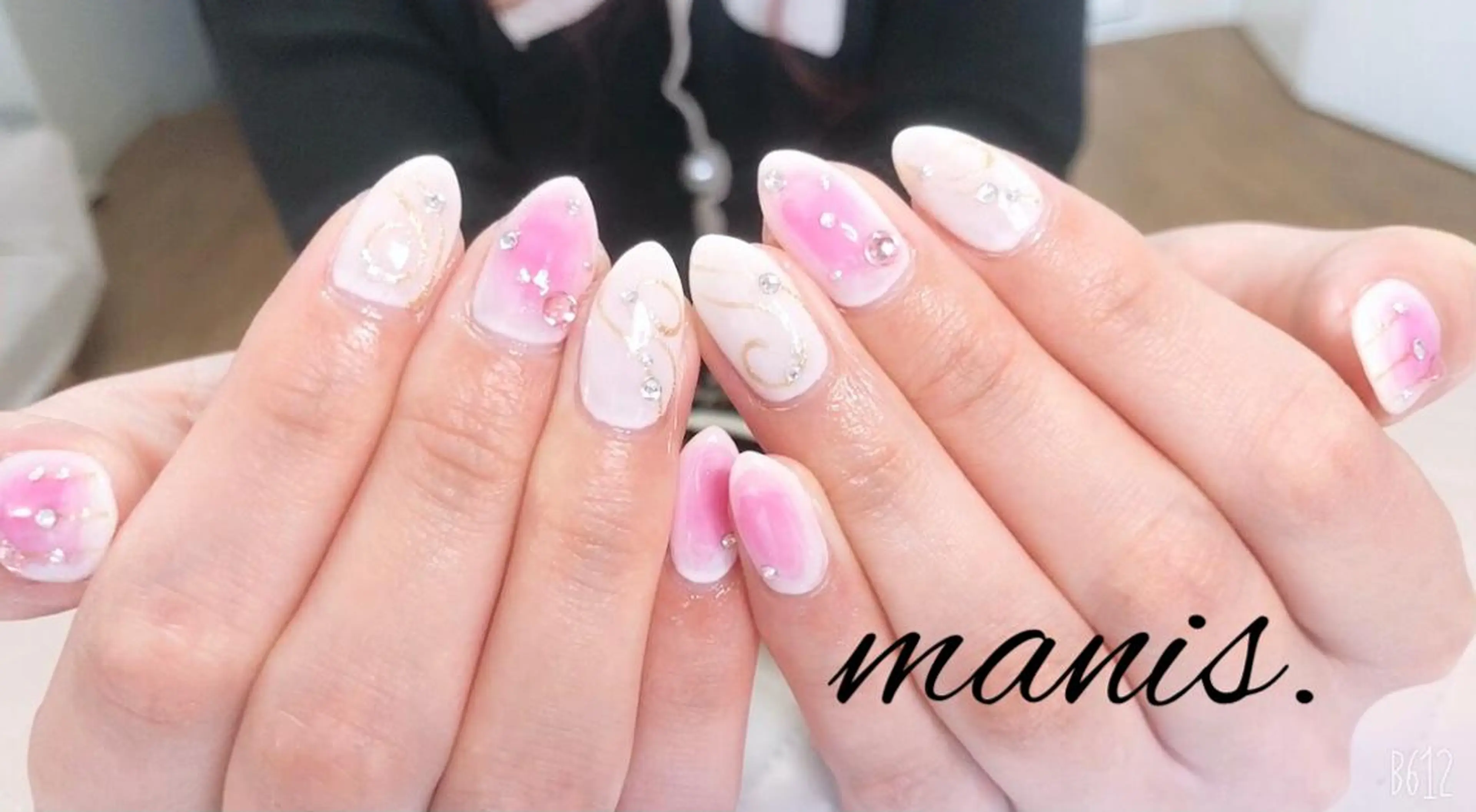 ネイル manis .のネイルデザイン
