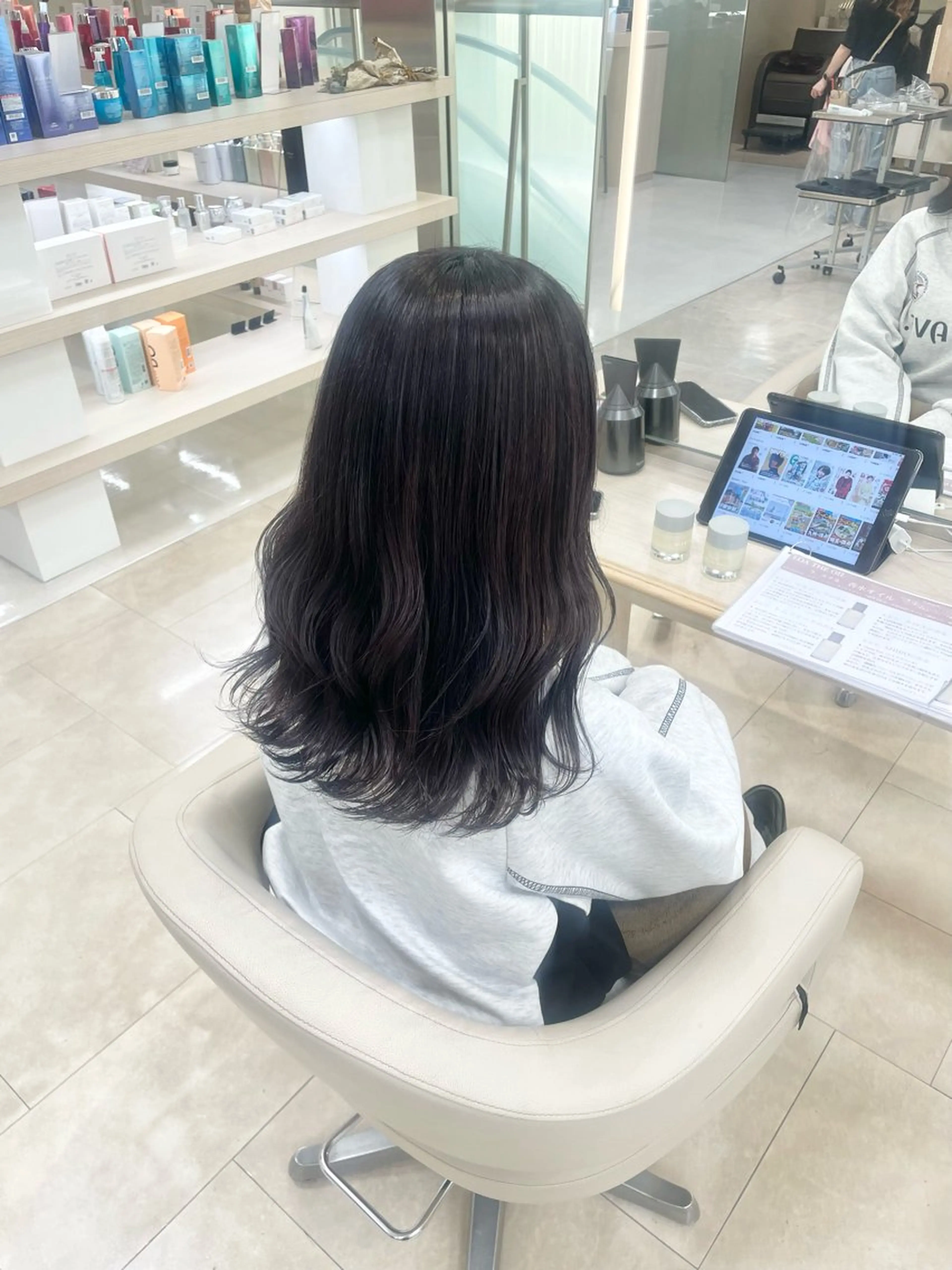 セミロング カラー ヘアカラー トリートメント kenje luscaのヘアスタイル