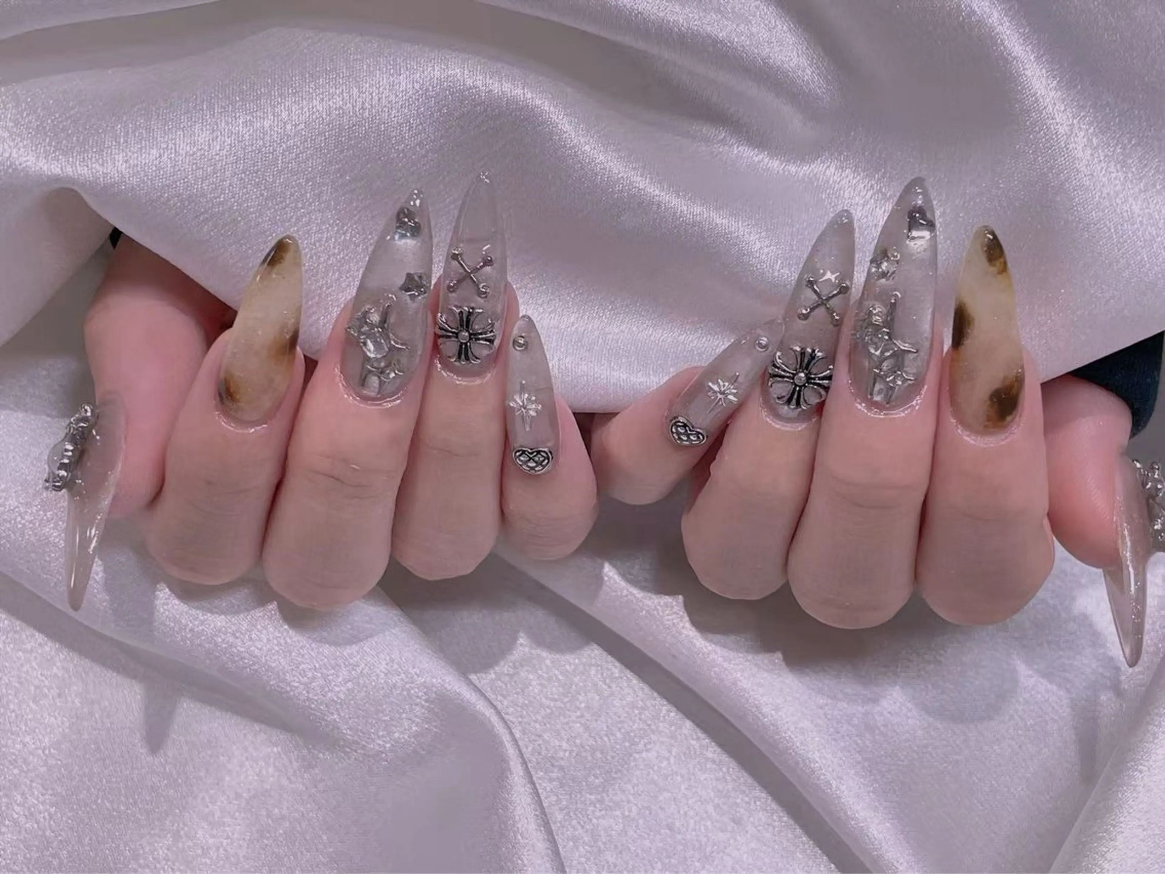 ネイル M2ネイルサロン【長さ出し&フィルイン導入店】所属・長さ出し専門店 RIRIのネイルデザイン