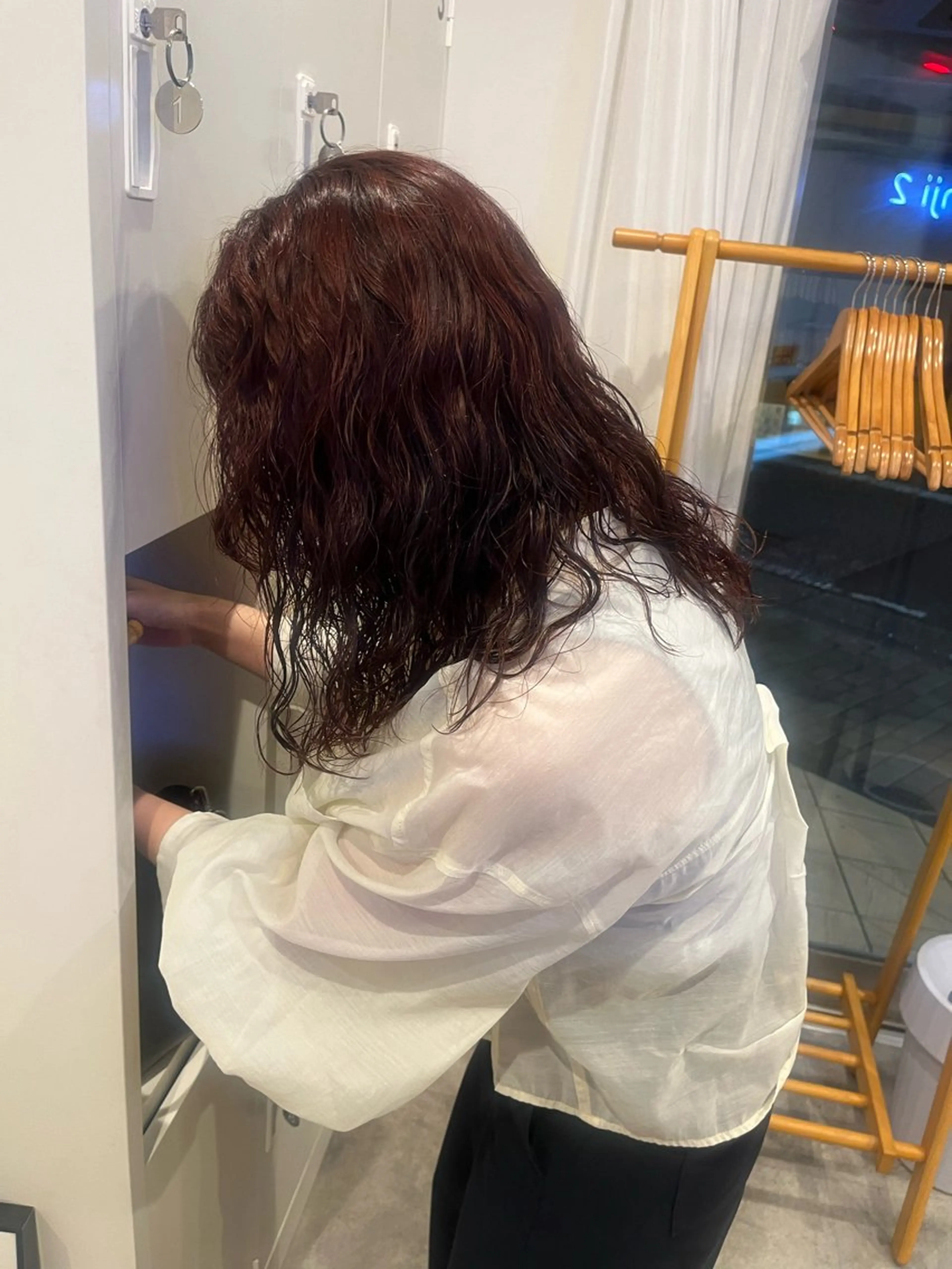 ミディアム パーマ benji 登戸所属・竹内 菜々子のヘアスタイル