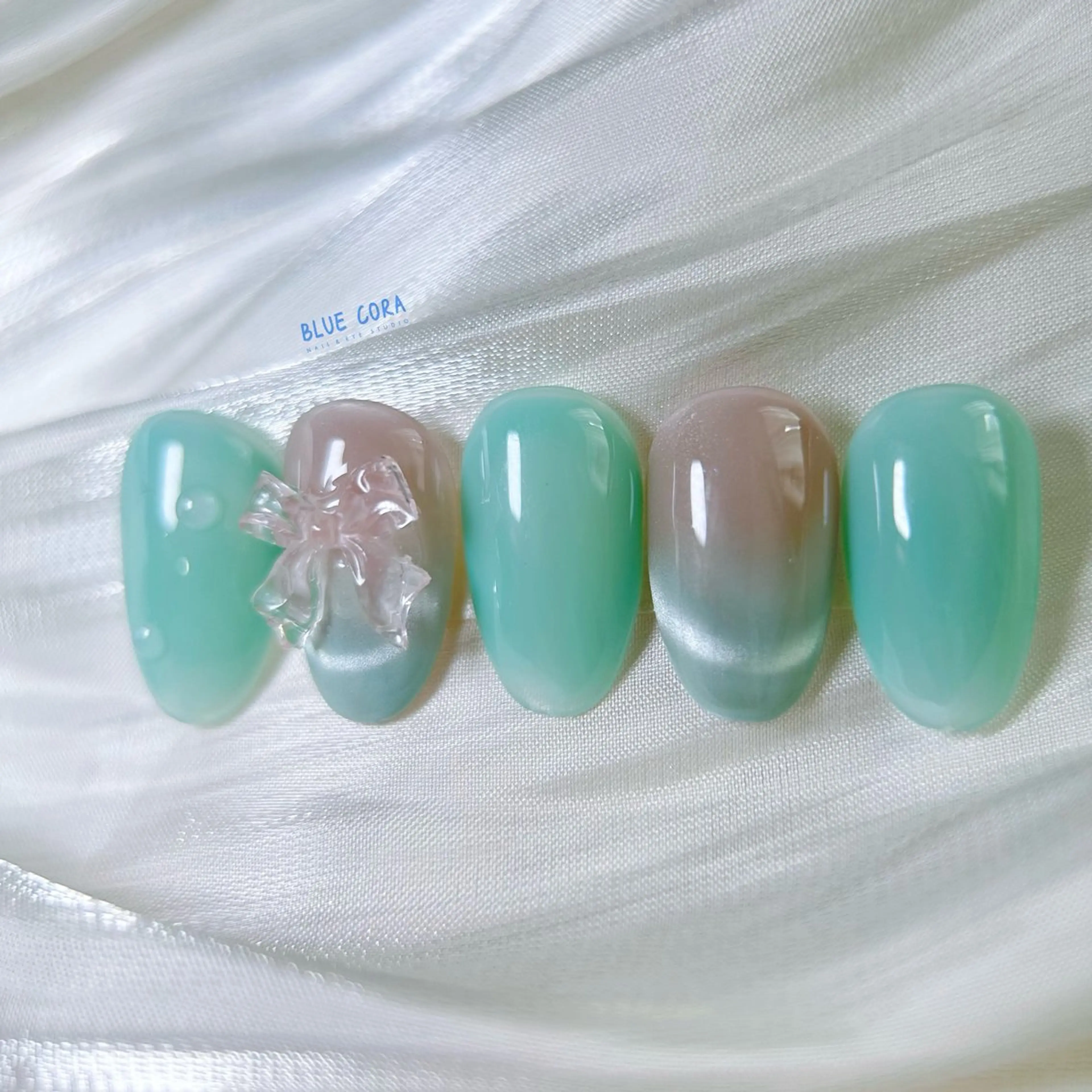ネイル クリアネイル マグネットネイル ハンドネイル ハンドケア BLUE CORA所属・BLUE CORAのネイルデザイン