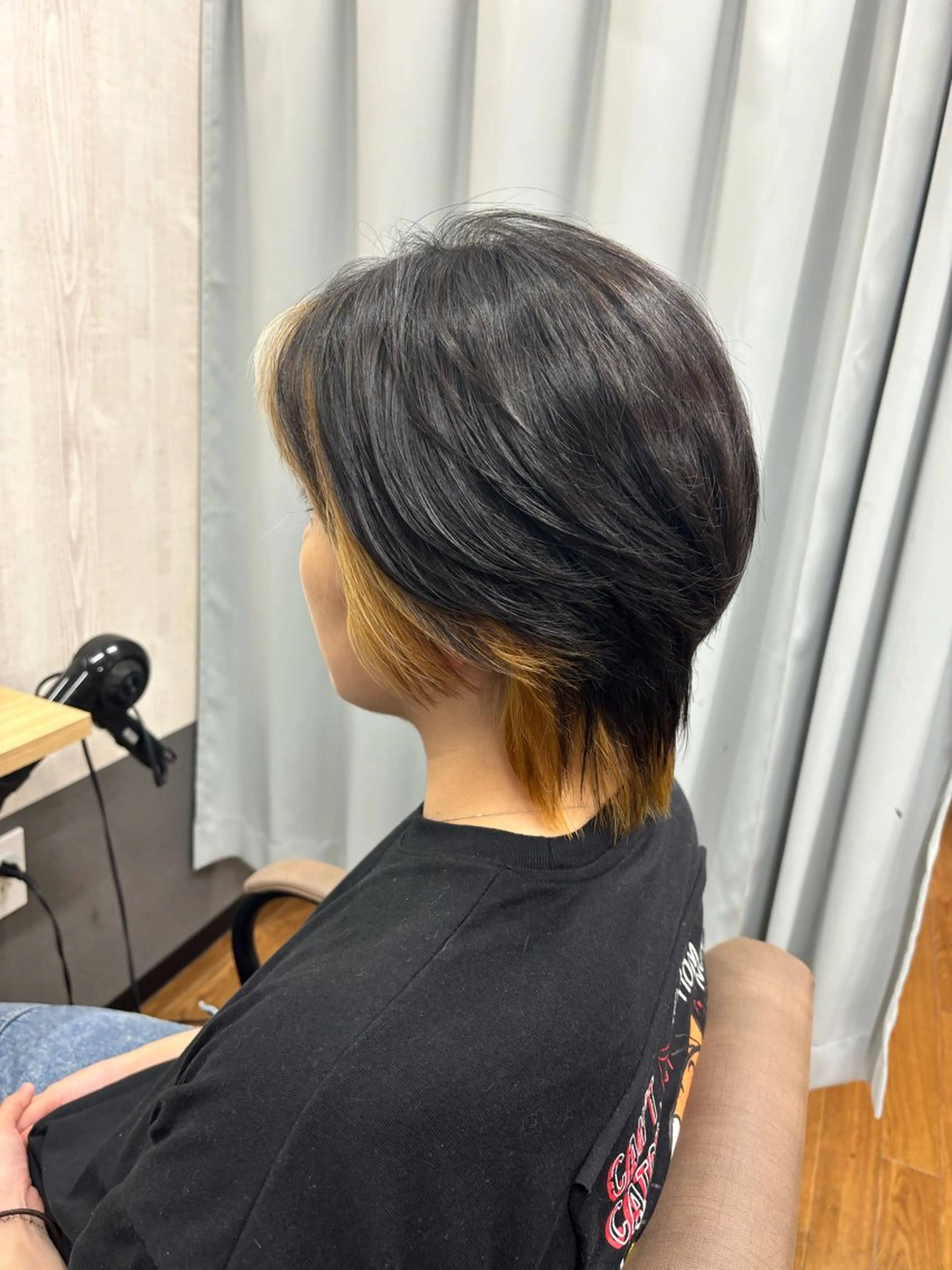 ショート ミストバング 猪股 華乃のヘアスタイル