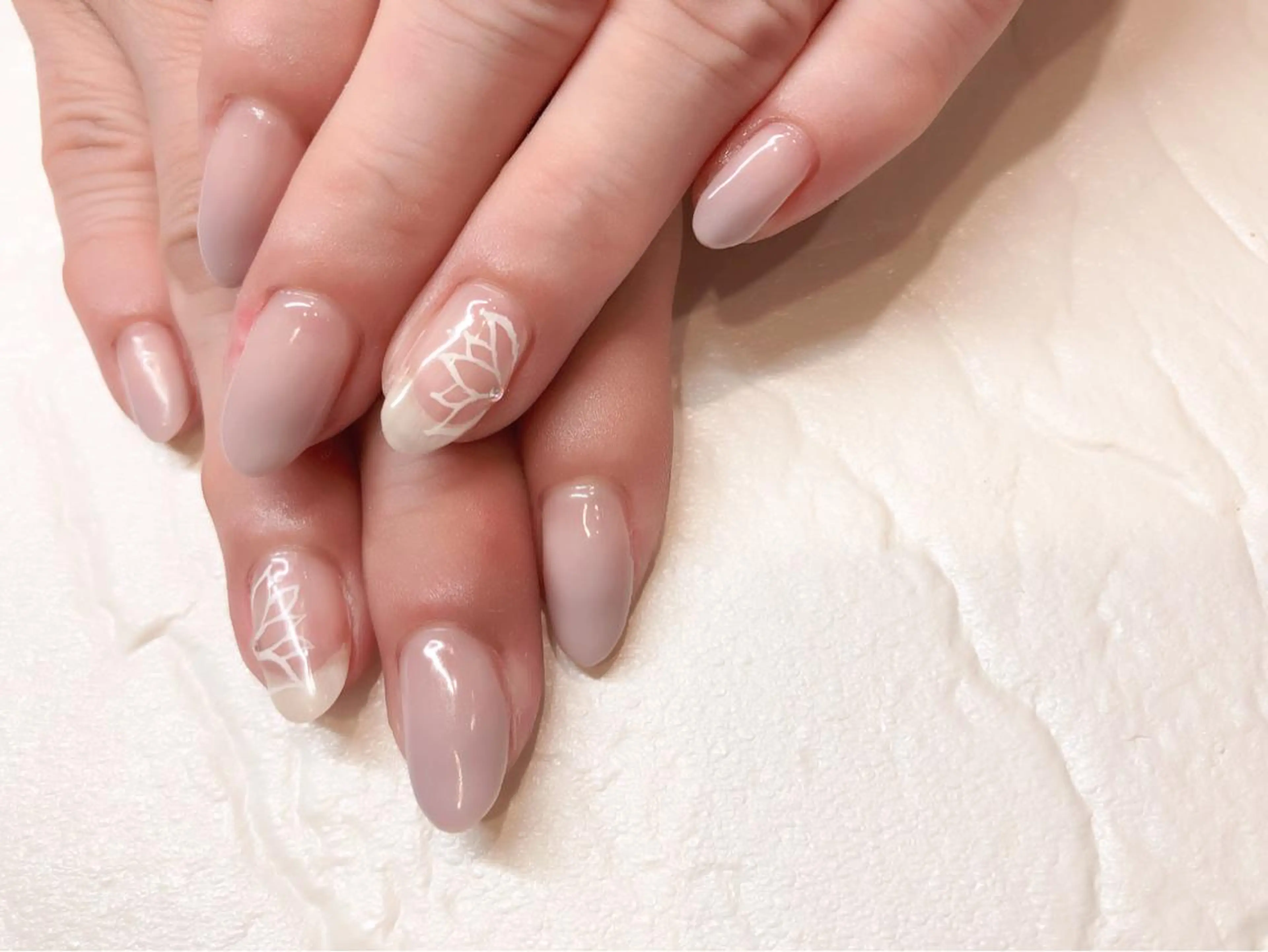 ネイル フットネイル フレンチネイル ジェルネイル ラメ(グリッター) ラメグラデーション NEO Beauty Salon所属・𝐍𝐄𝐎 𝐉𝐔𝐑𝐈のネイルデザイン