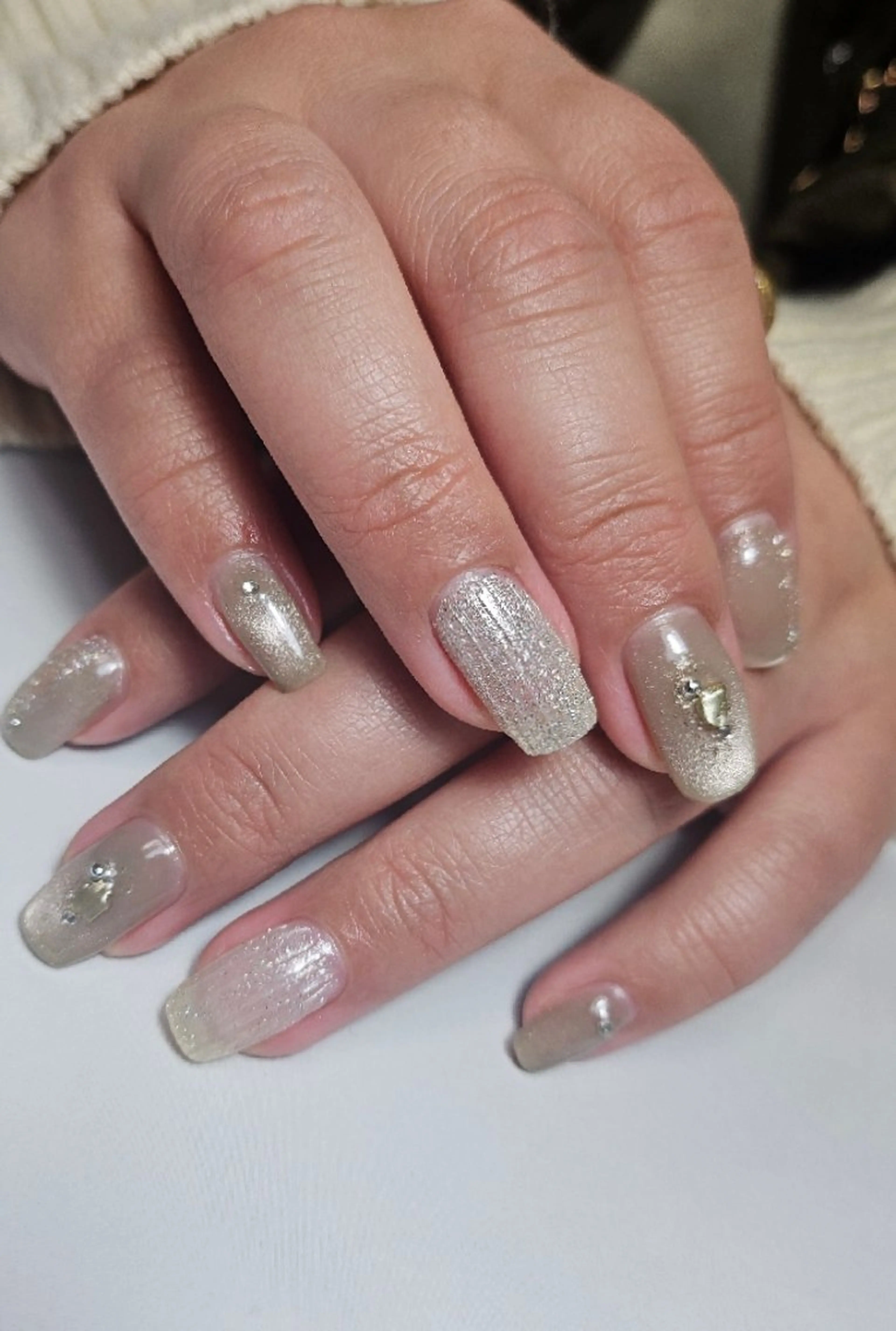 ネイル フラッシュネイル マグネットネイル シンプルネイル ホワイト ハンドネイル Noah'snail   のネイルデザイン