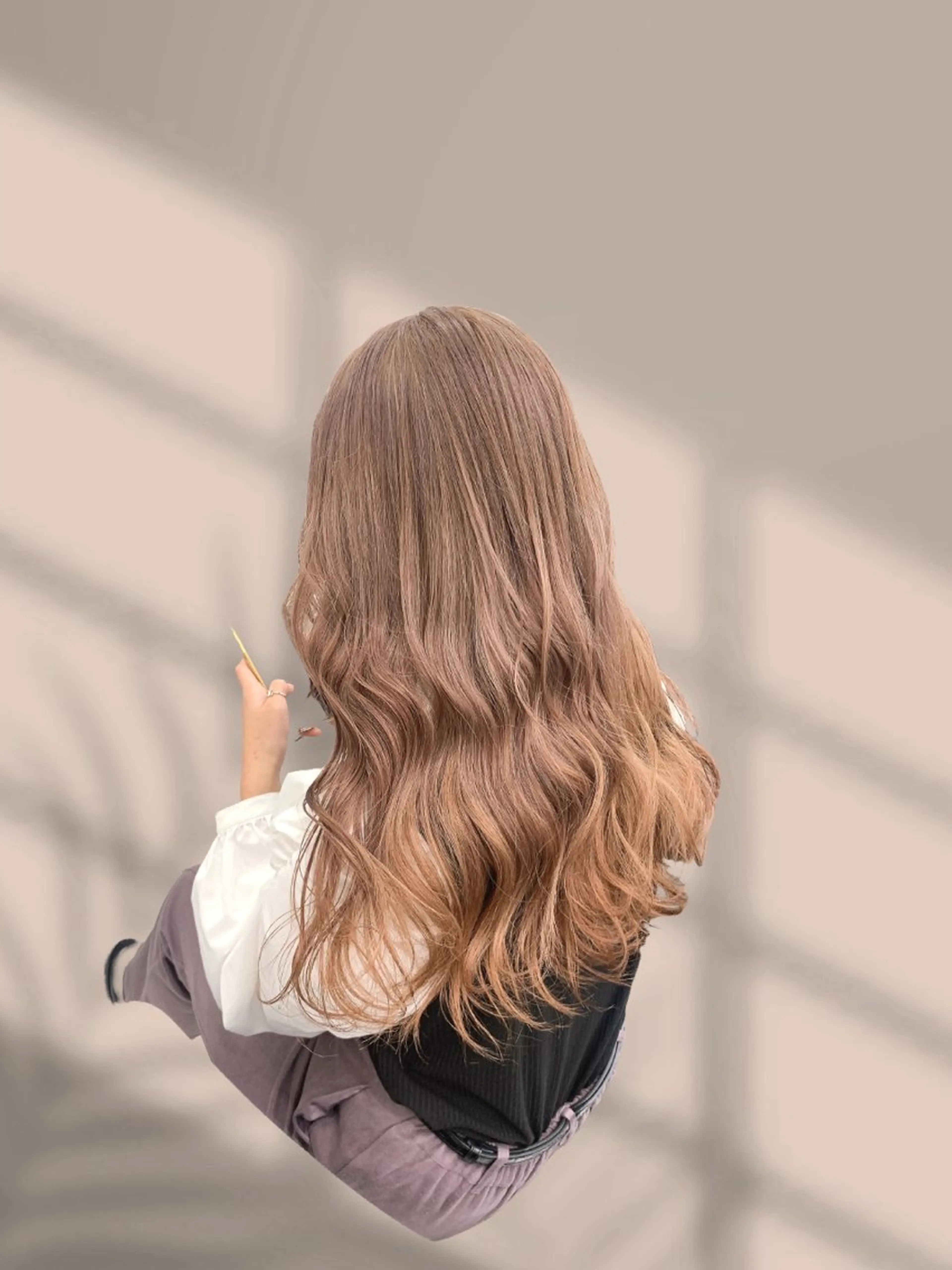 ロング カラー くすみミルクティー／ ブラウン🪡TOWAのヘアスタイル