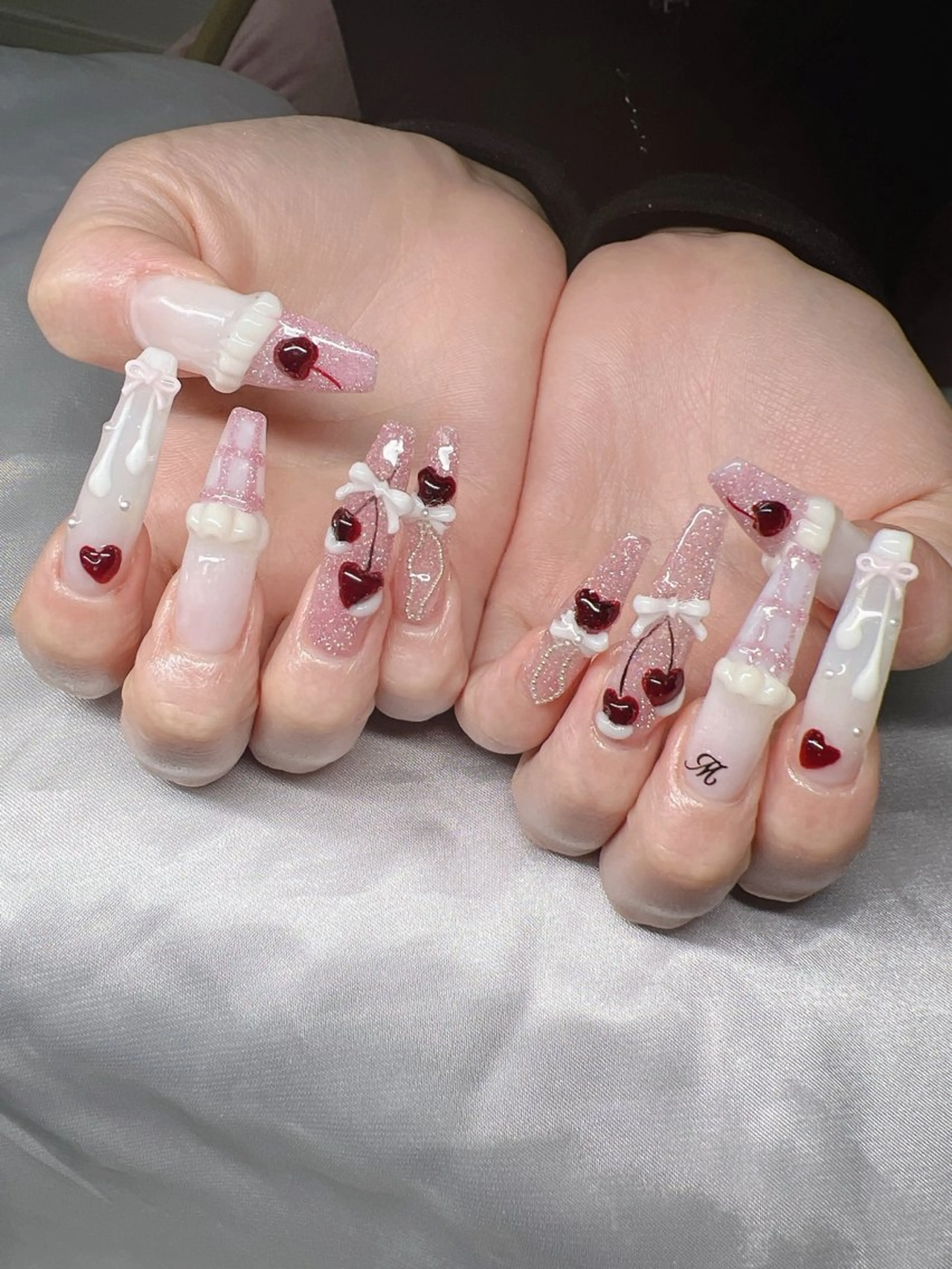 ネイル 長さ出し グラデーション 卒業式 キラキラネイル マグネットネイル Lee Nailsのネイルデザイン