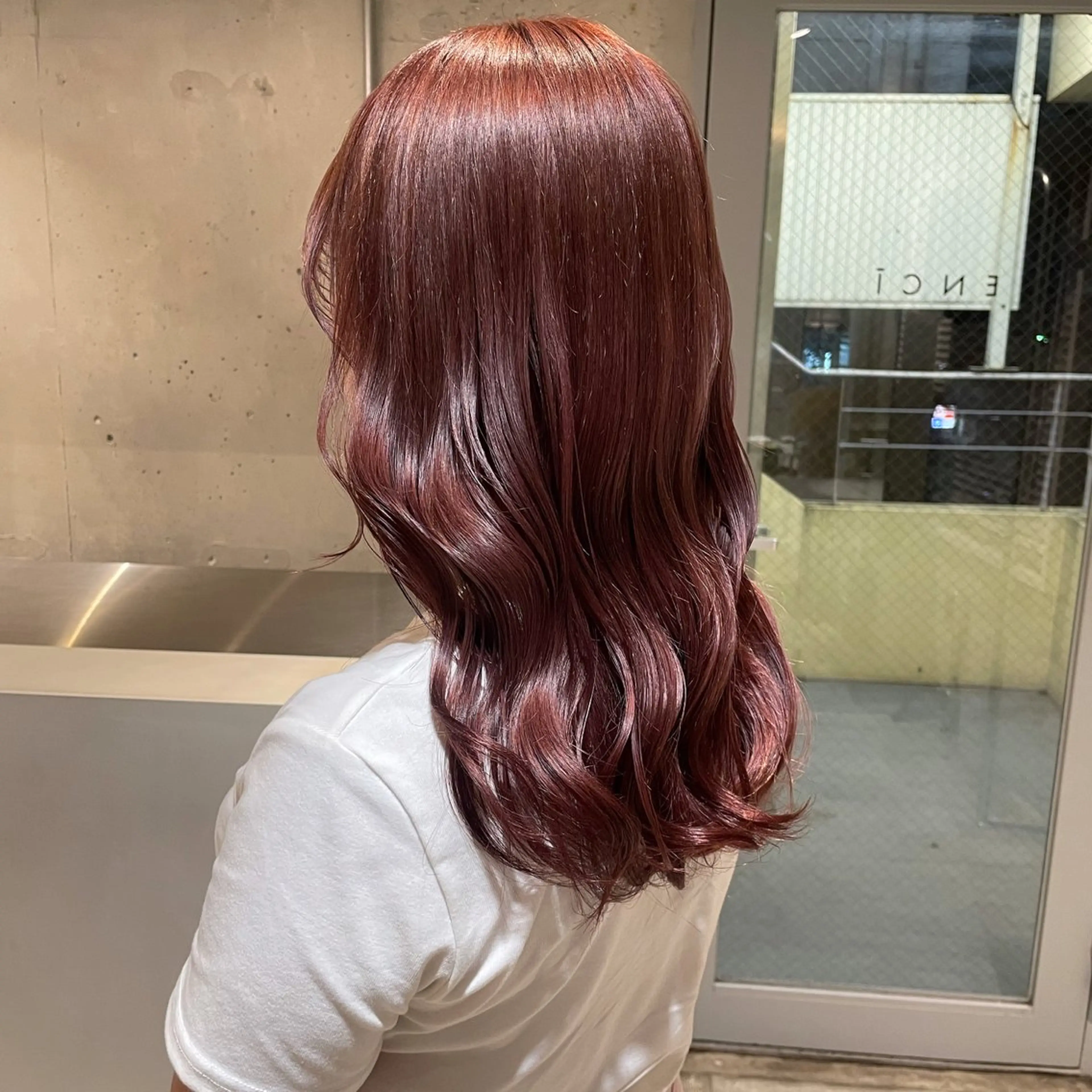 ミディアム 伊藤 愛里のヘアスタイル