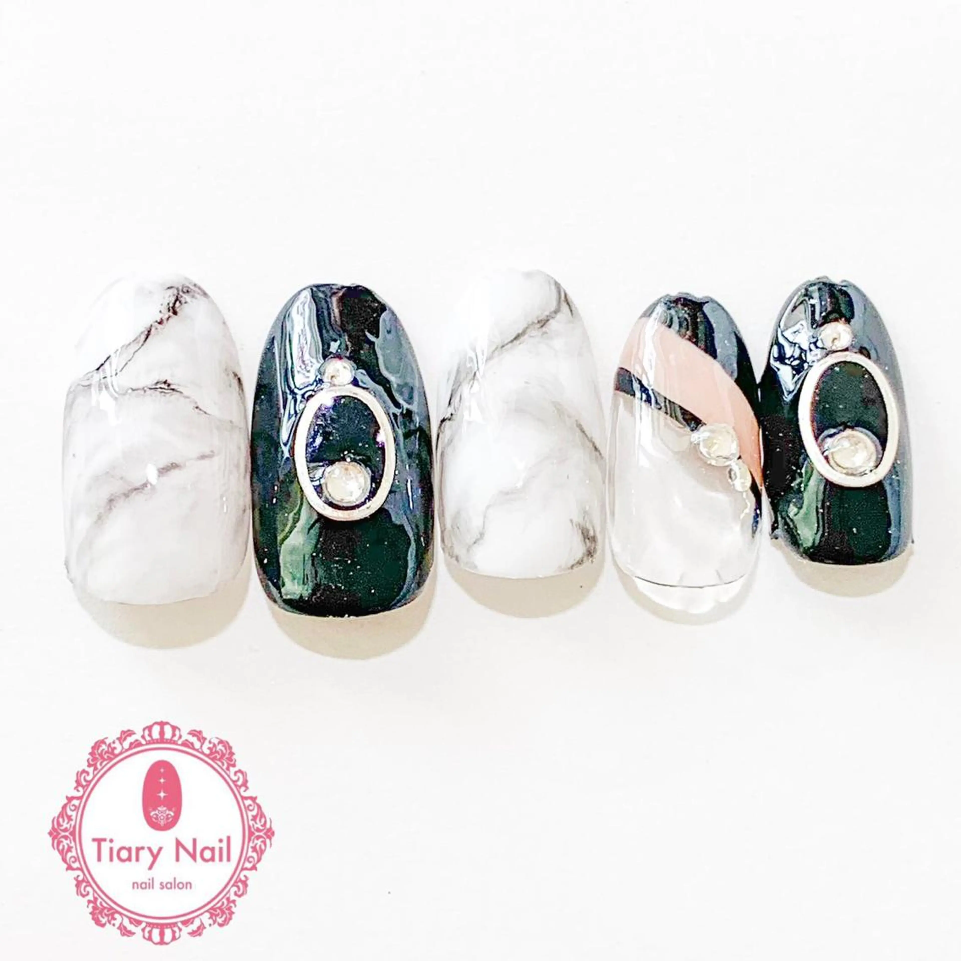 ネイル tiarynail K Kのネイルデザイン