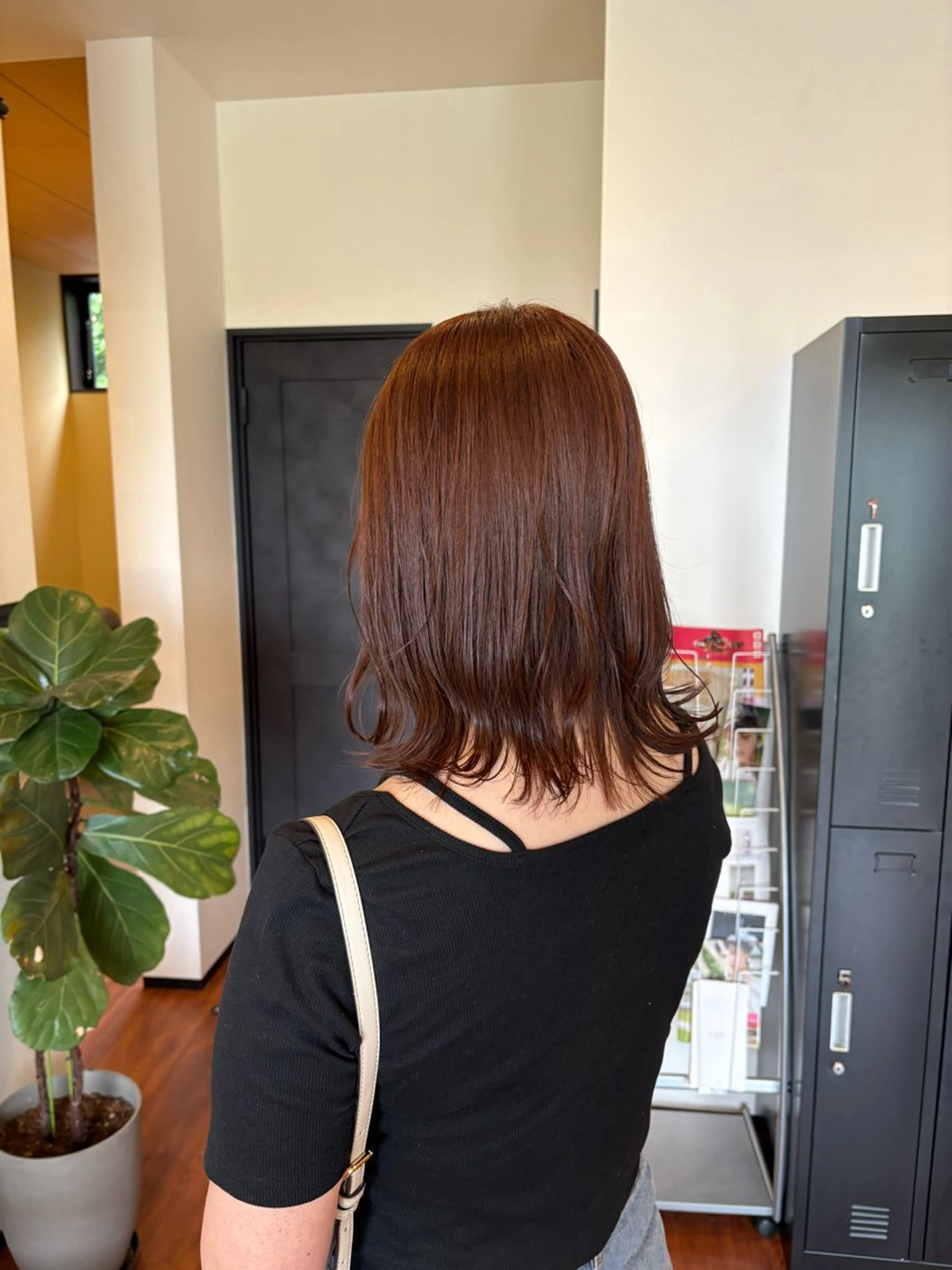 ミディアム カラー waku所属・豊橋/菜月/ブリーチ /艶カラーハイトーンのヘアスタイル