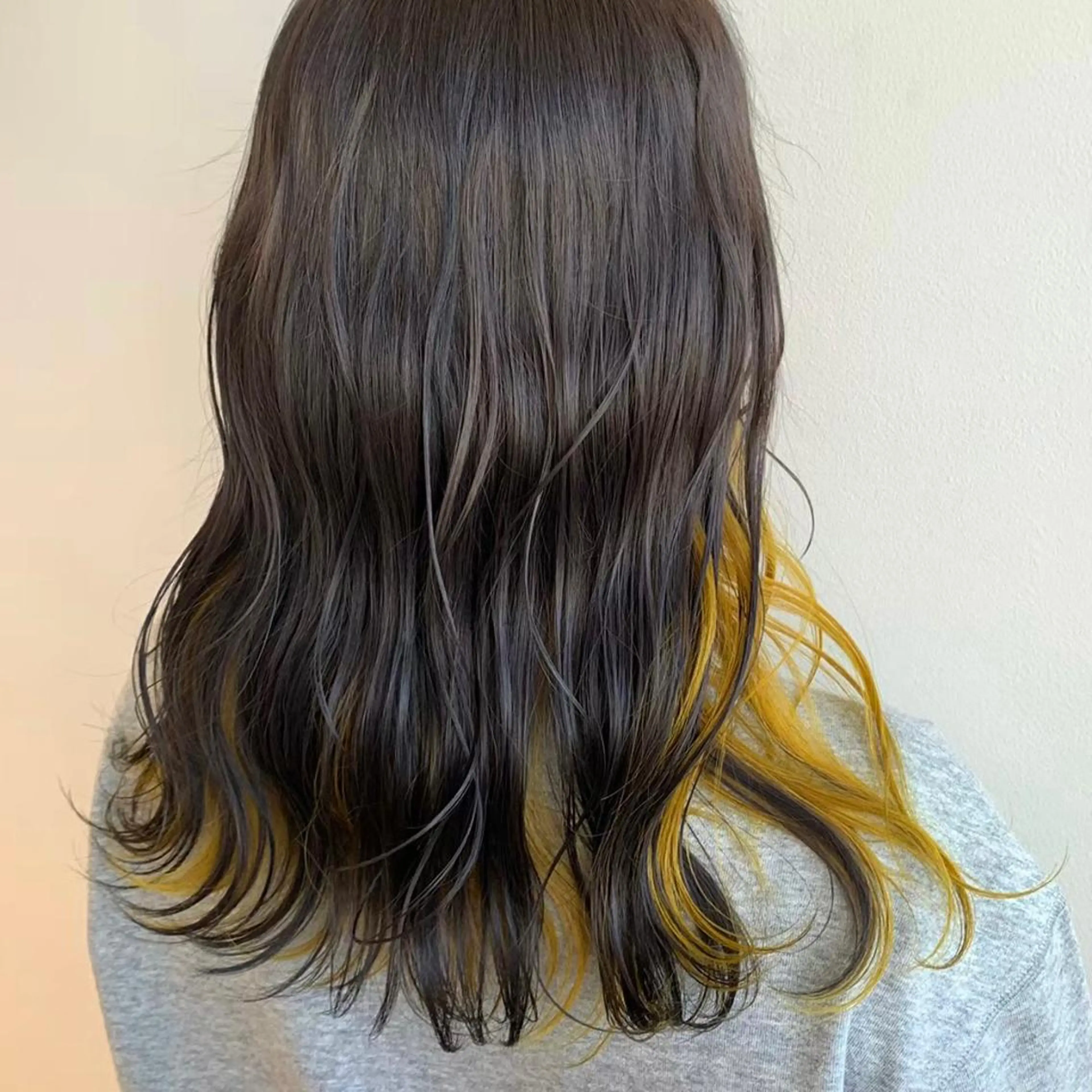 セミロング カラー ヘアアレンジ ヘアカラー トリートメント ayumi🌈 インナーカラー🌈のヘアスタイル