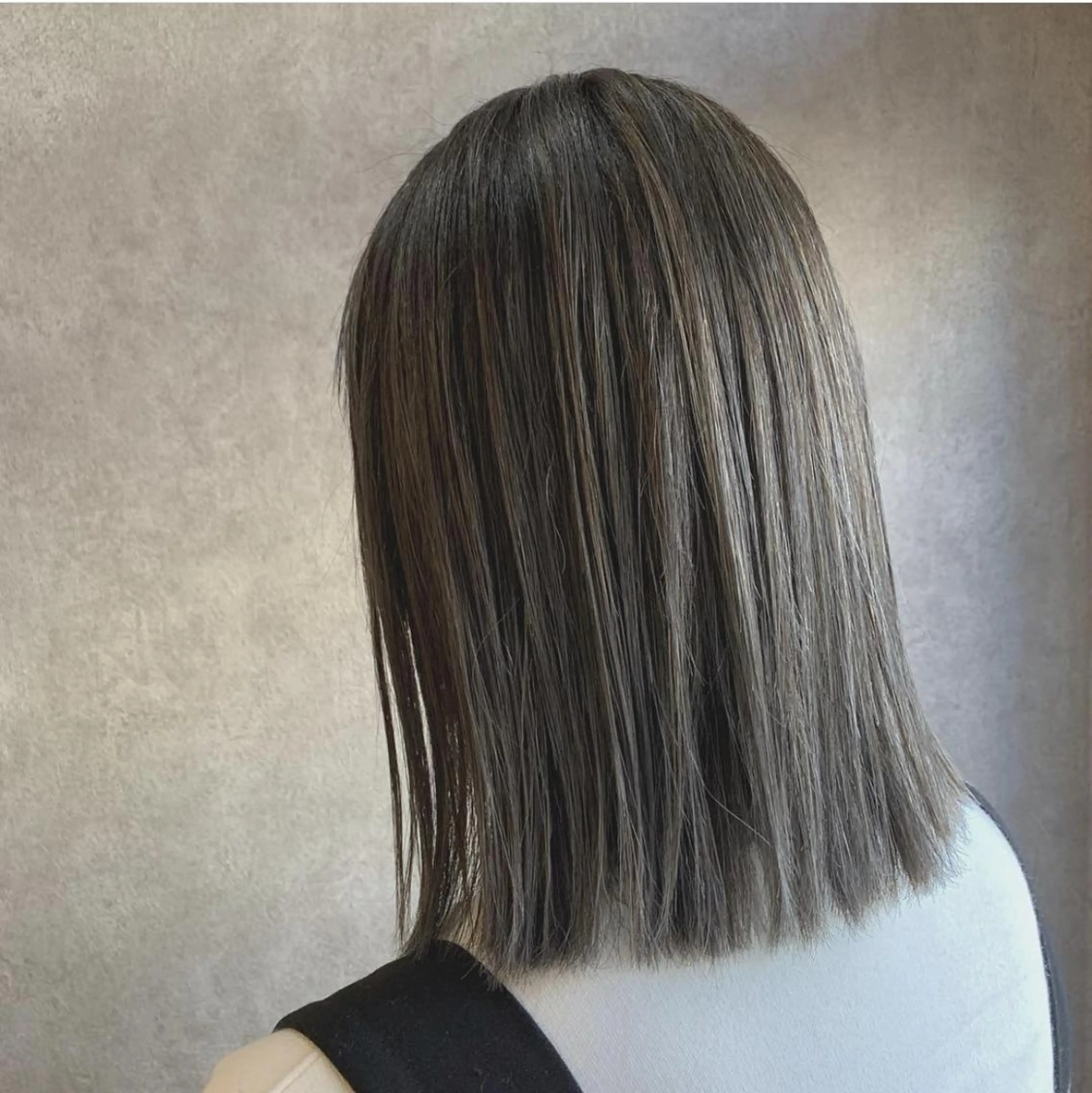 ミディアム パーマ カラー ショートボブ ミディアムパーマ アディクシーカラー ブリーチ ケアブリーチ ヘアカラー CEINE OURのヘアスタイル