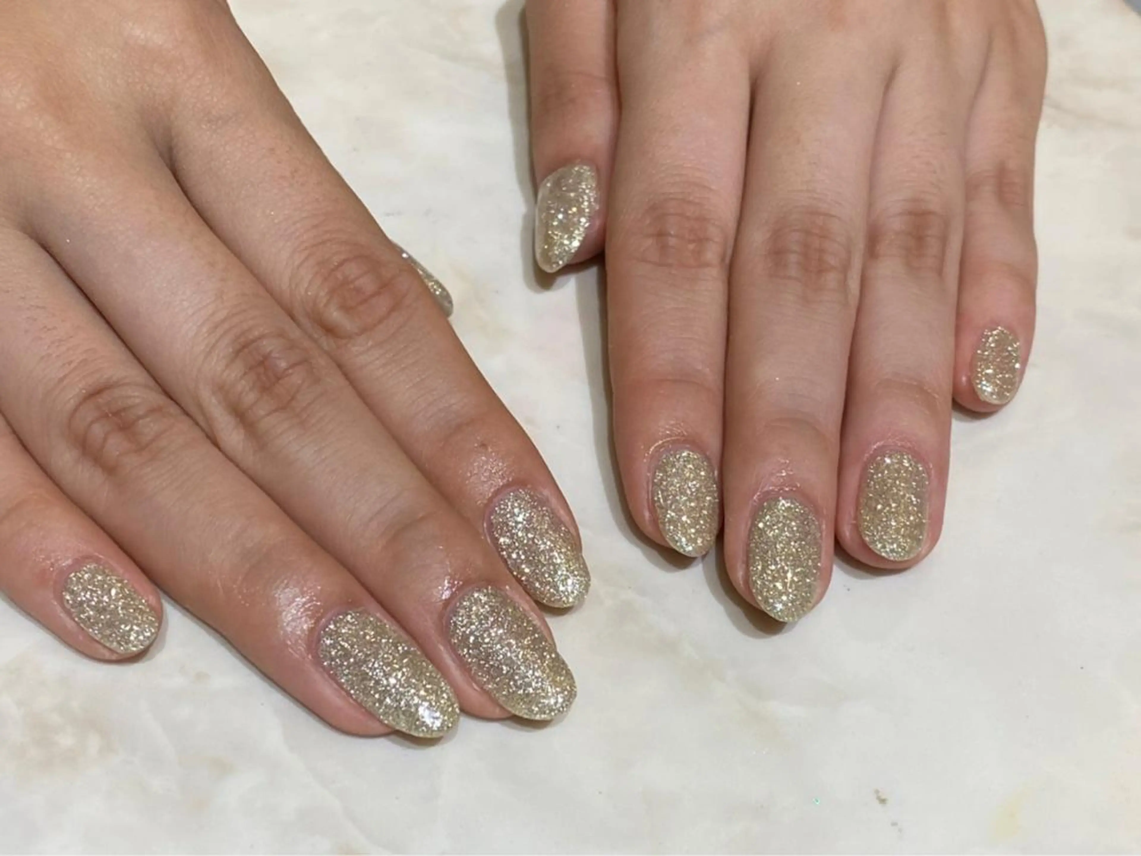 ネイル ゴールド ラメ(グリッター) ハンドネイル 【やり放題専門店】 スカルプ＆長さ出しのネイルデザイン