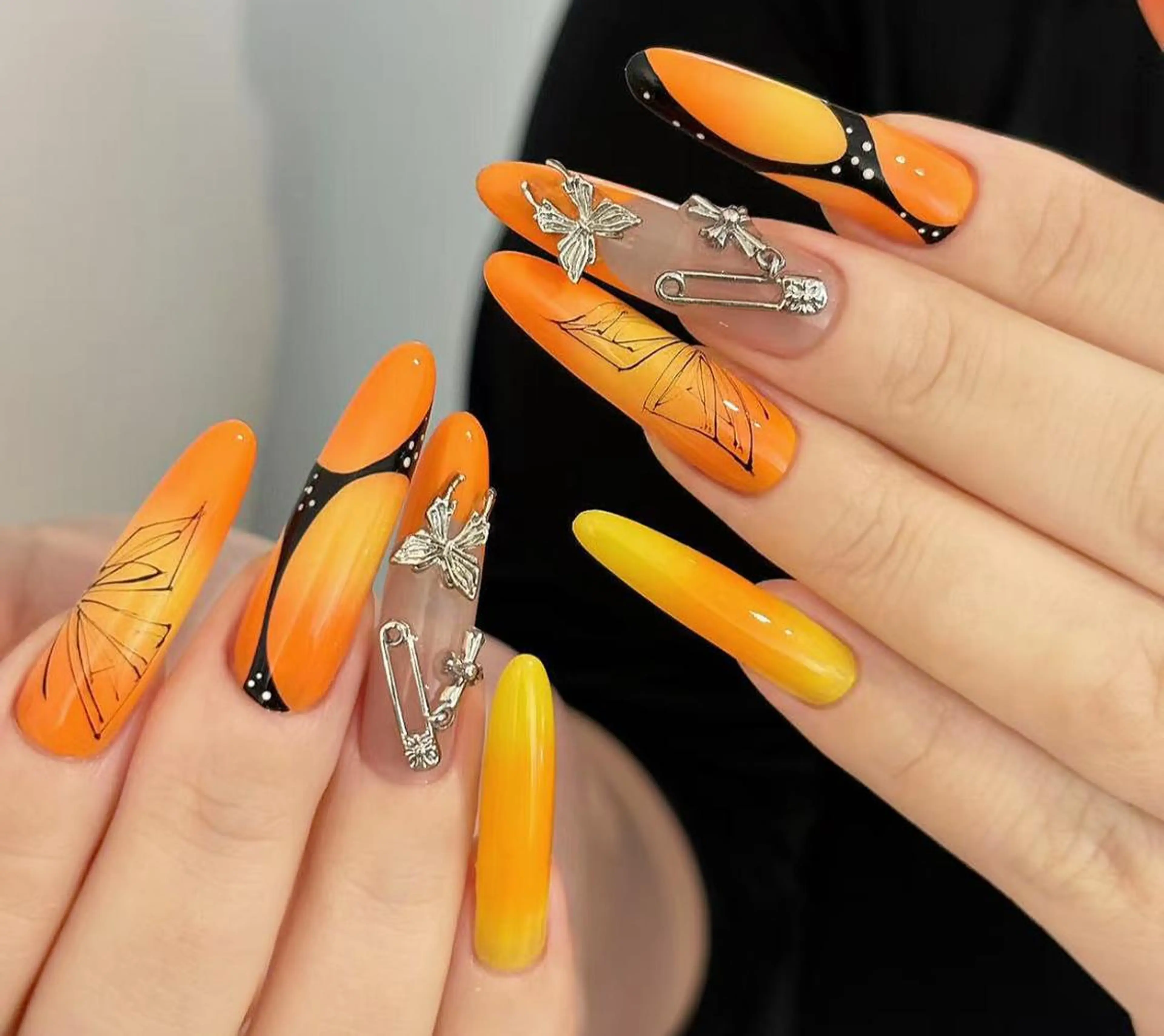 ネイル ハンドネイル 🎀 Ayaka_nailのネイルデザイン