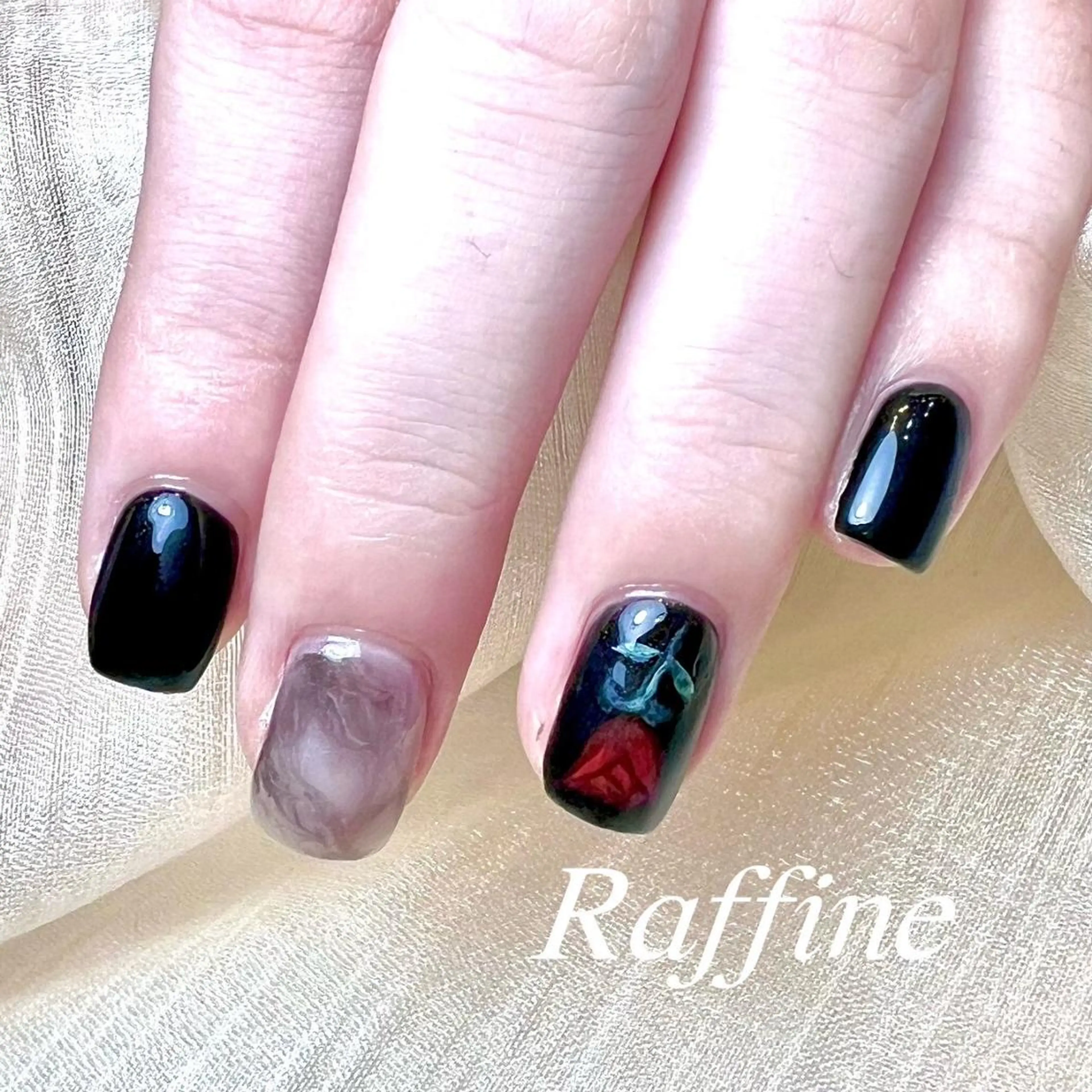 ネイル RAFFINE 月🦋🩵のネイルデザイン