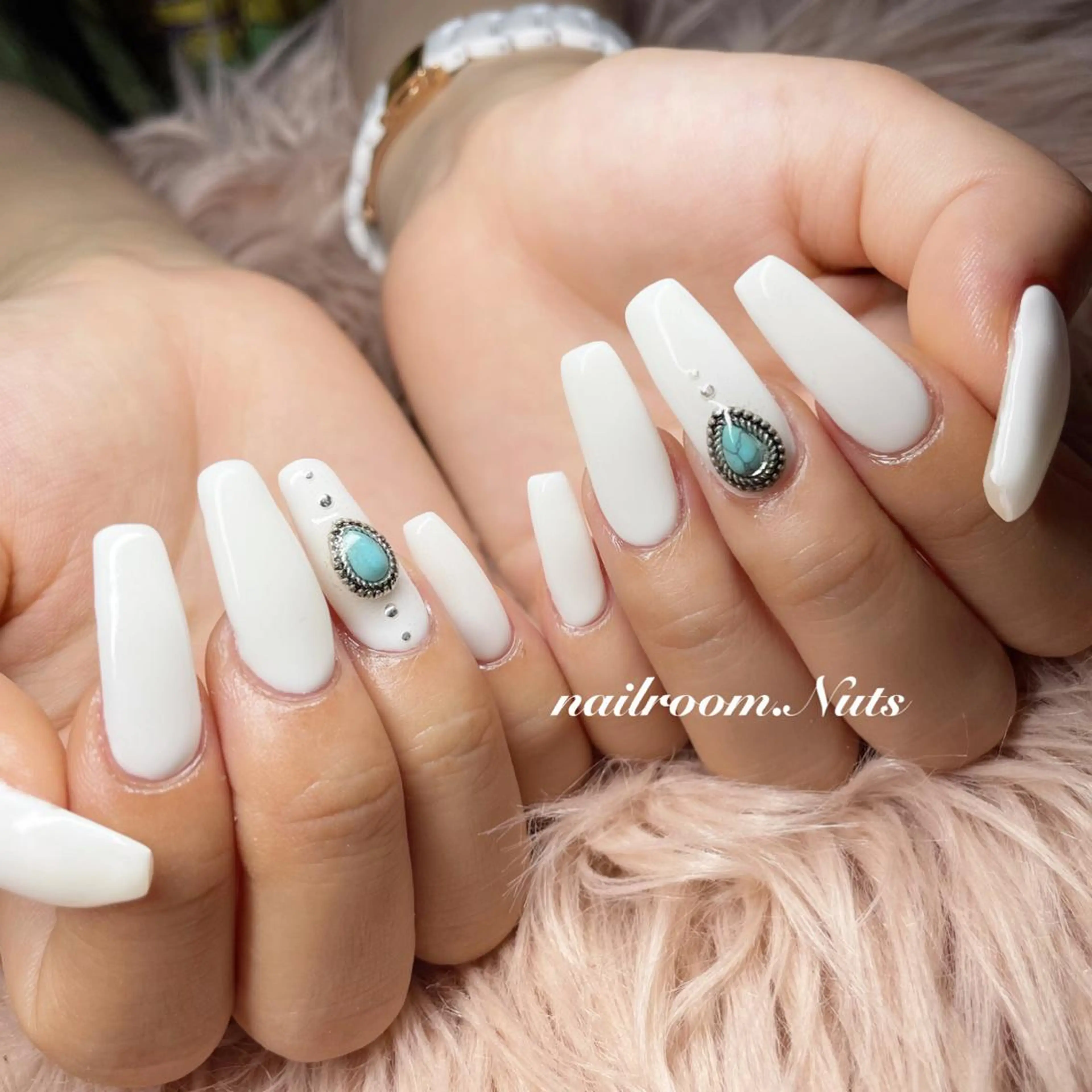 ネイル ハンドネイル nailsalon Nutsのネイルデザイン