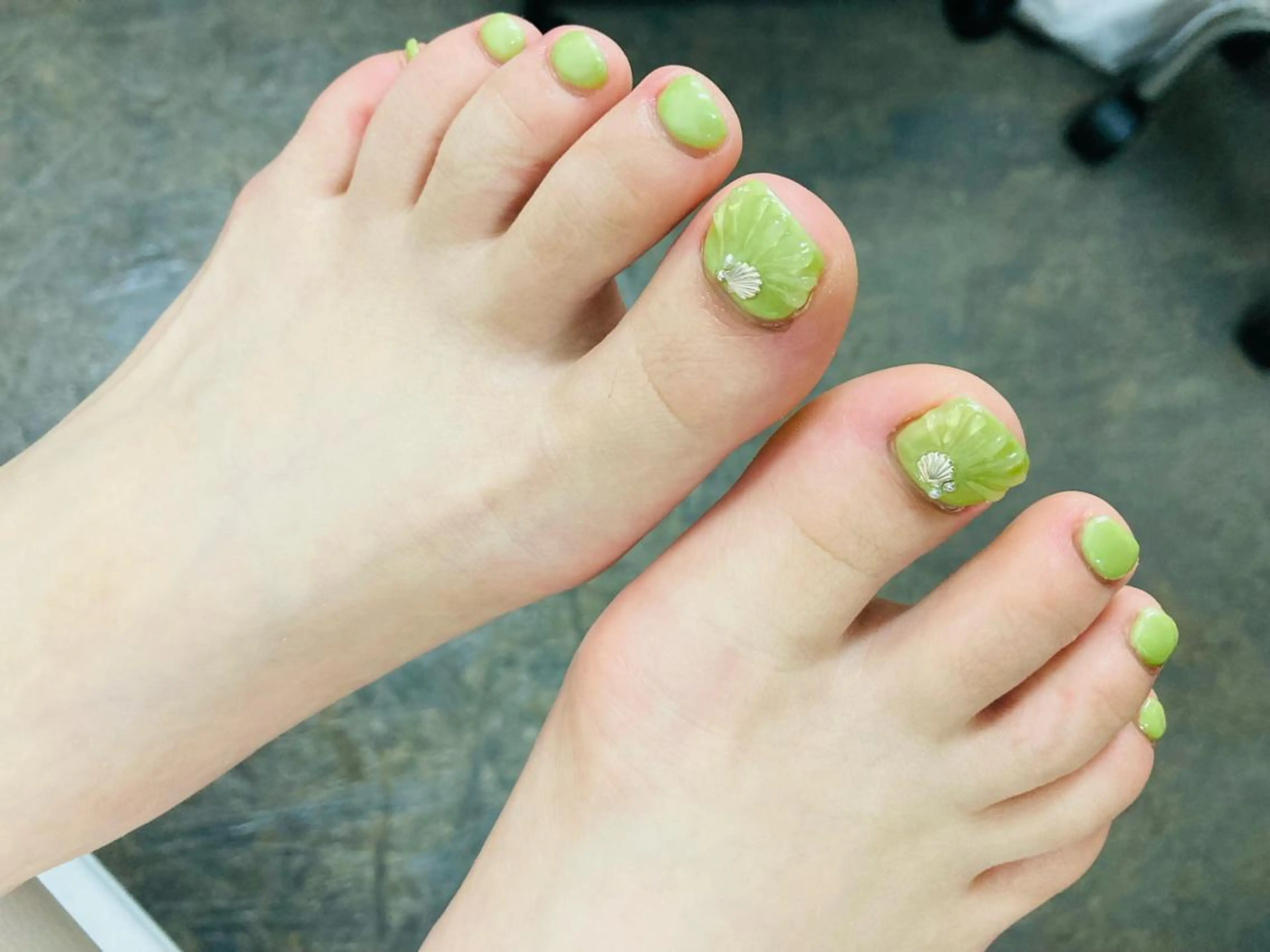 ネイル ECLAT エクラ所属・寺山 千鶴のネイルデザイン