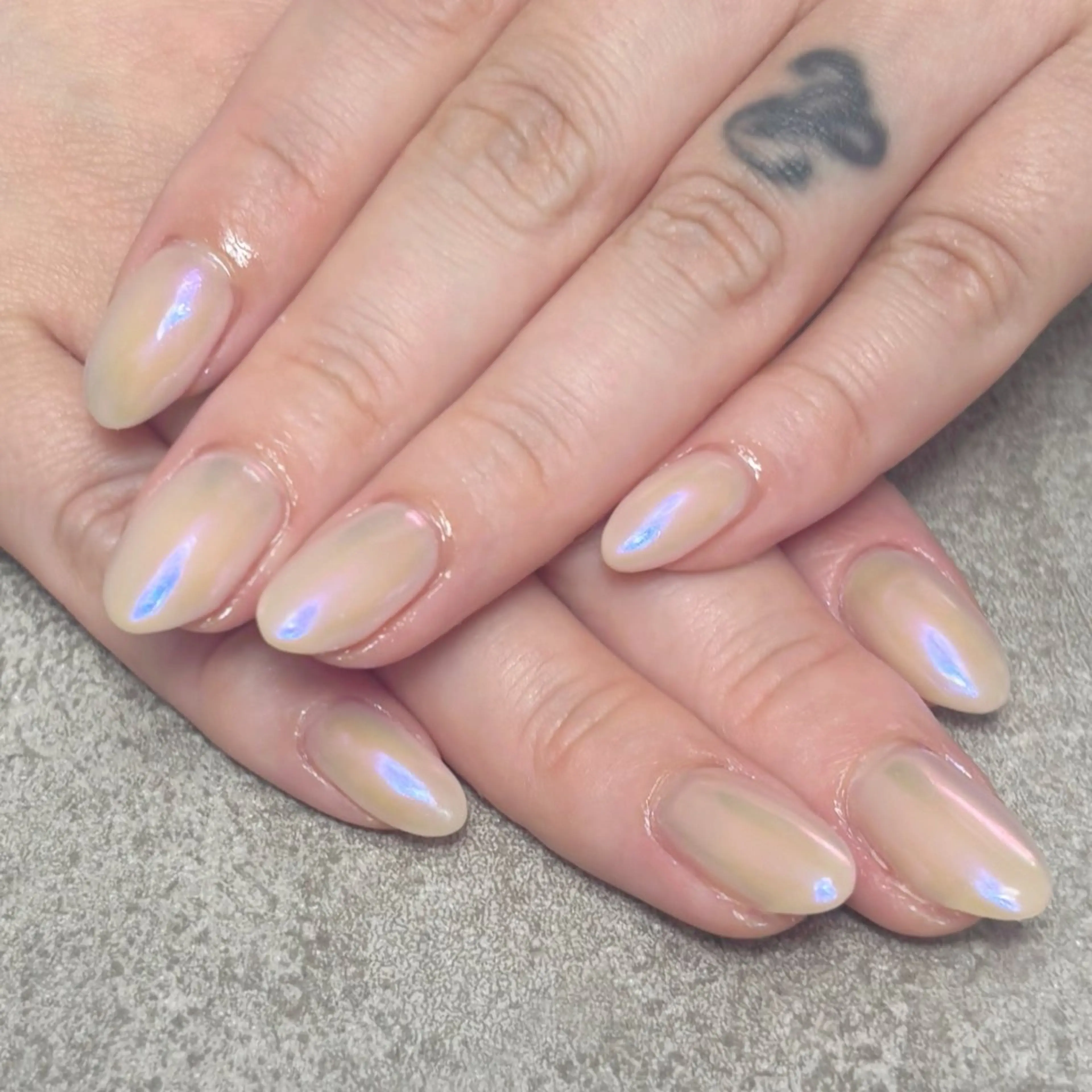 ネイル オーロラネイル ハンドネイル nailroom DIASOMNIAのネイルデザイン