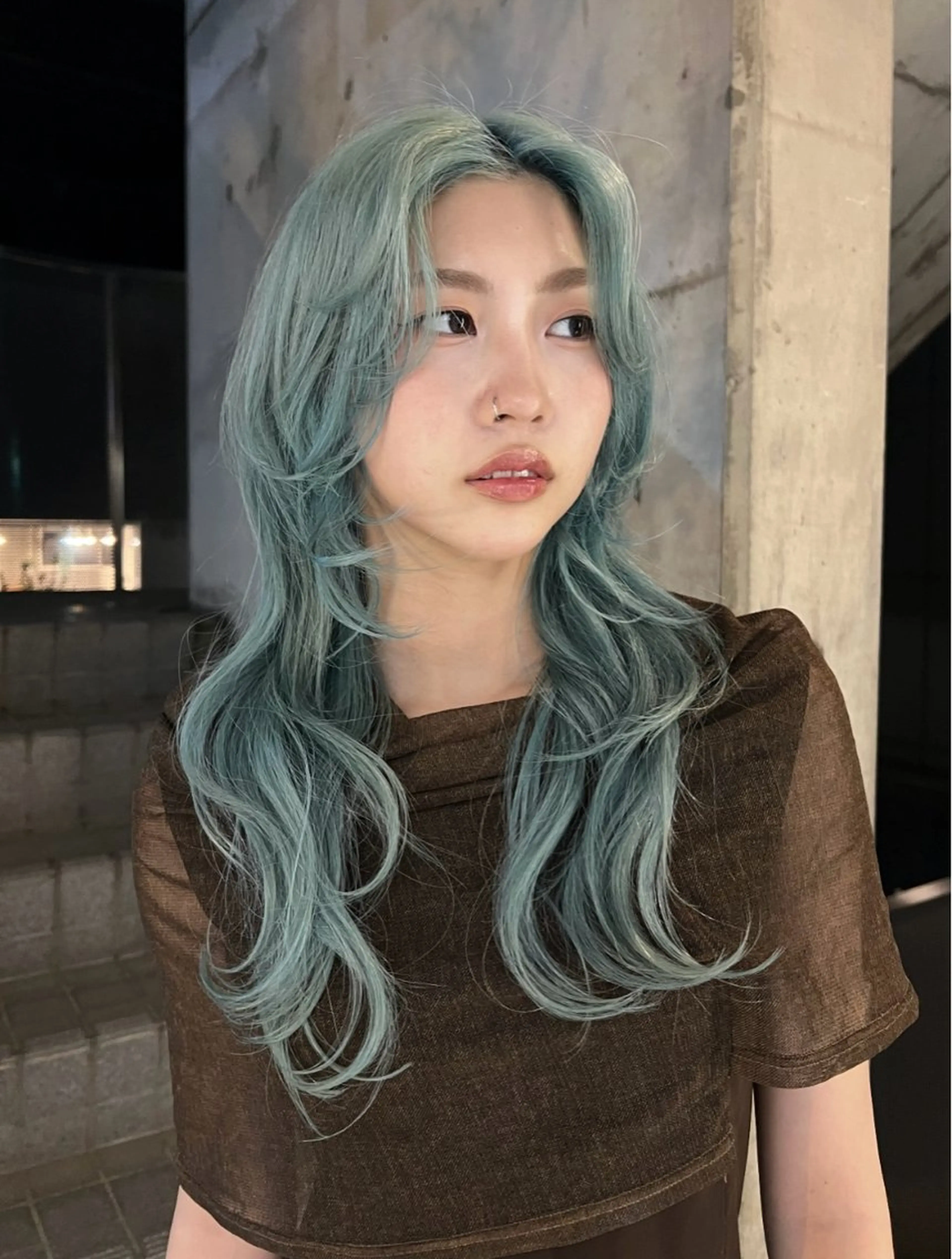 カラー ヤナギヤ カノのヘアスタイル