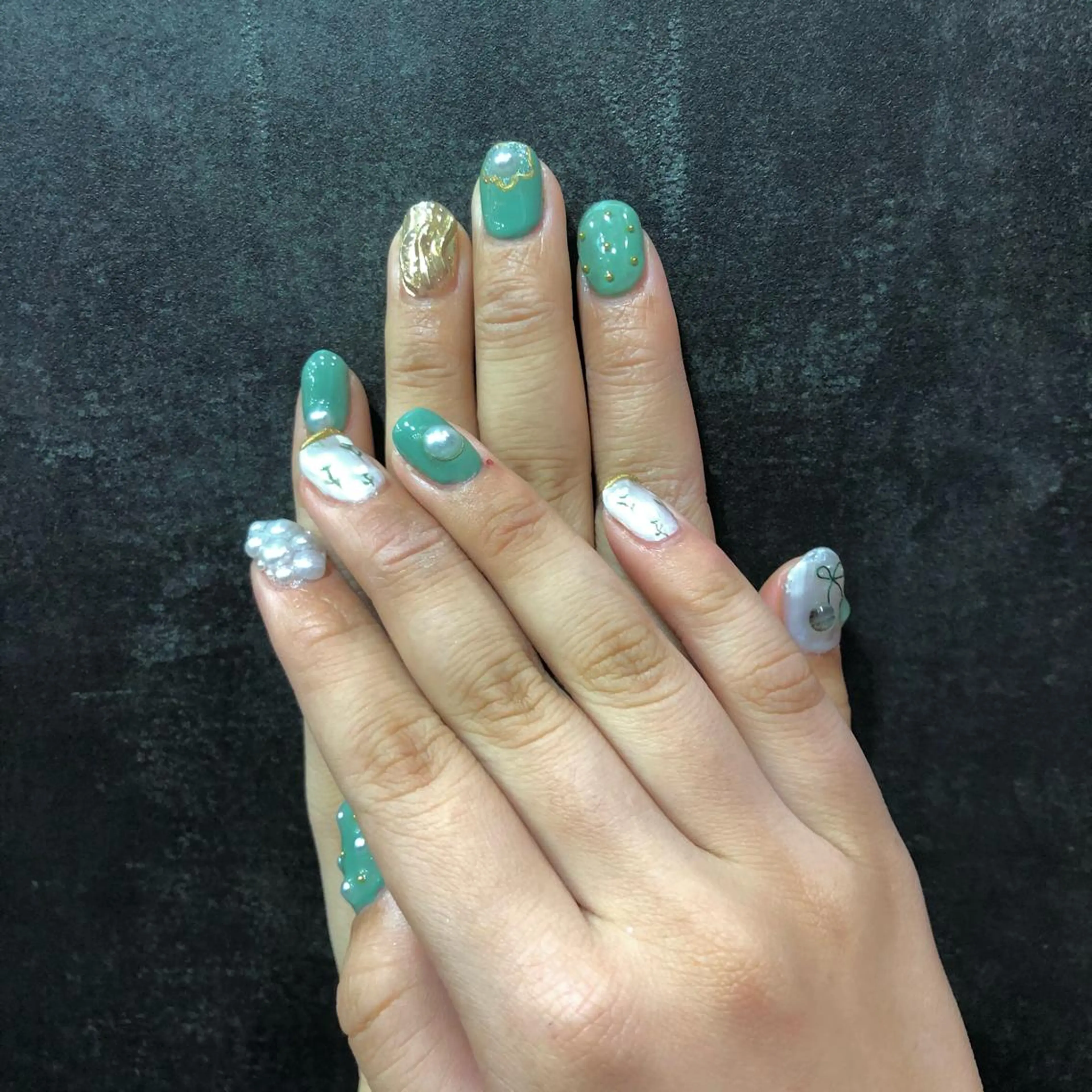 カラー ネイル マツエク・マツパ チャンモリパーマ/韓 国/Minami🦋のヘアスタイル