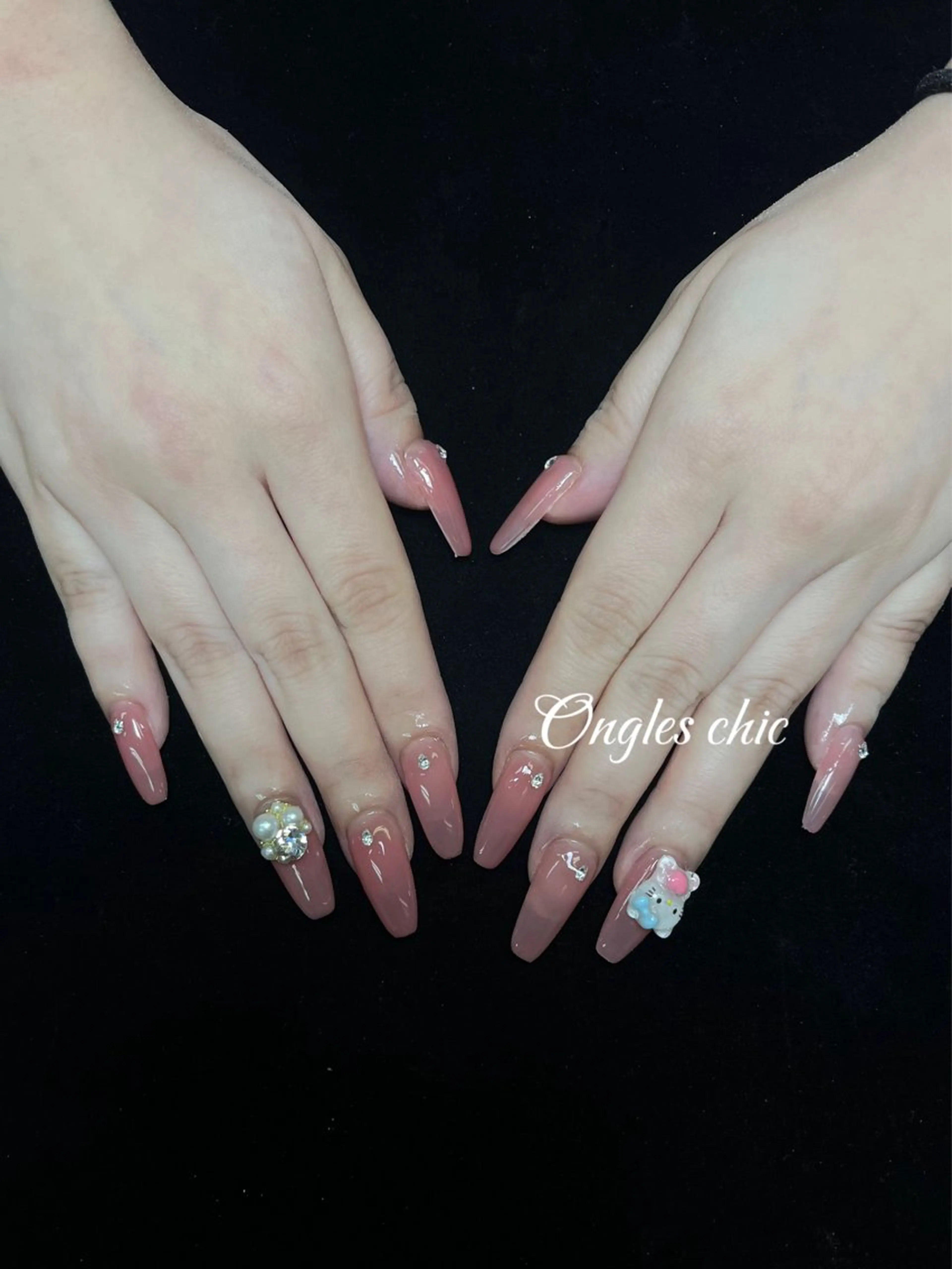 ネイル ハンドネイル ハンドケア ongles chicのネイルデザイン