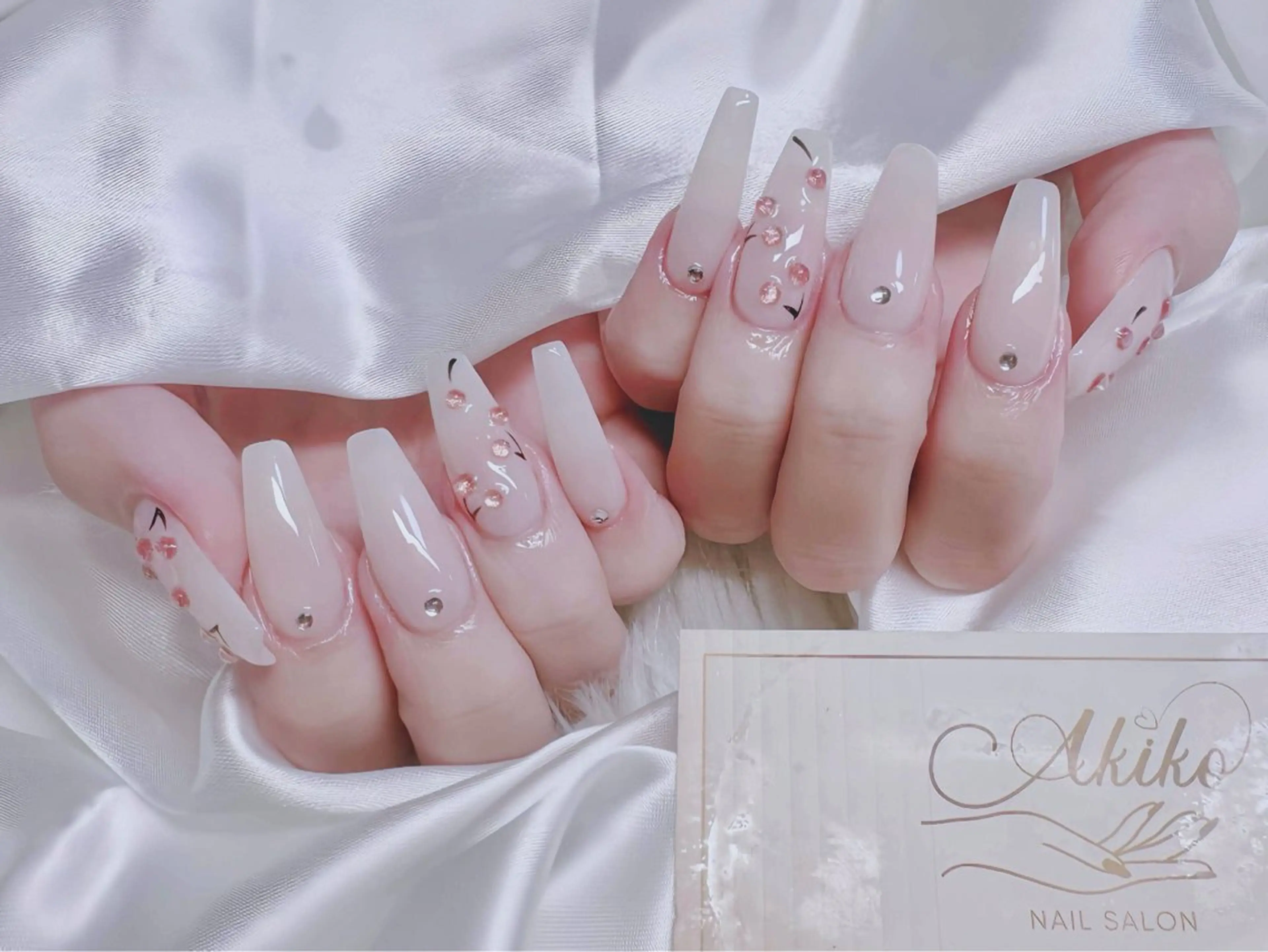 ネイル フットネイル ジェルネイル 韓国ネイル マグネットネイル 持ち込み ハンドネイル Akiko ネイルサロン所属・AKIKO ネイルサロンのネイルデザイン