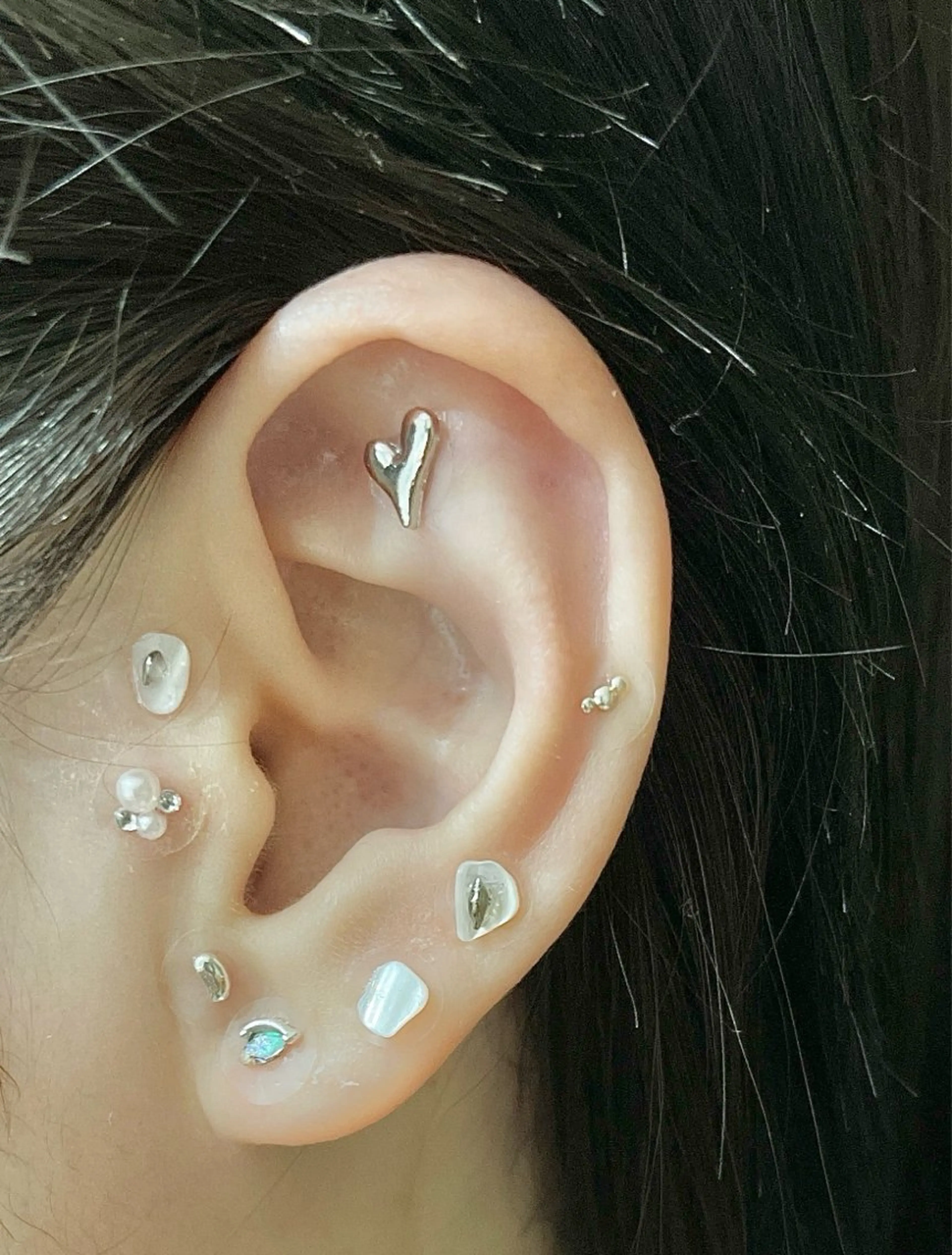 耳ツボジュエリー　１０粒コースの写真