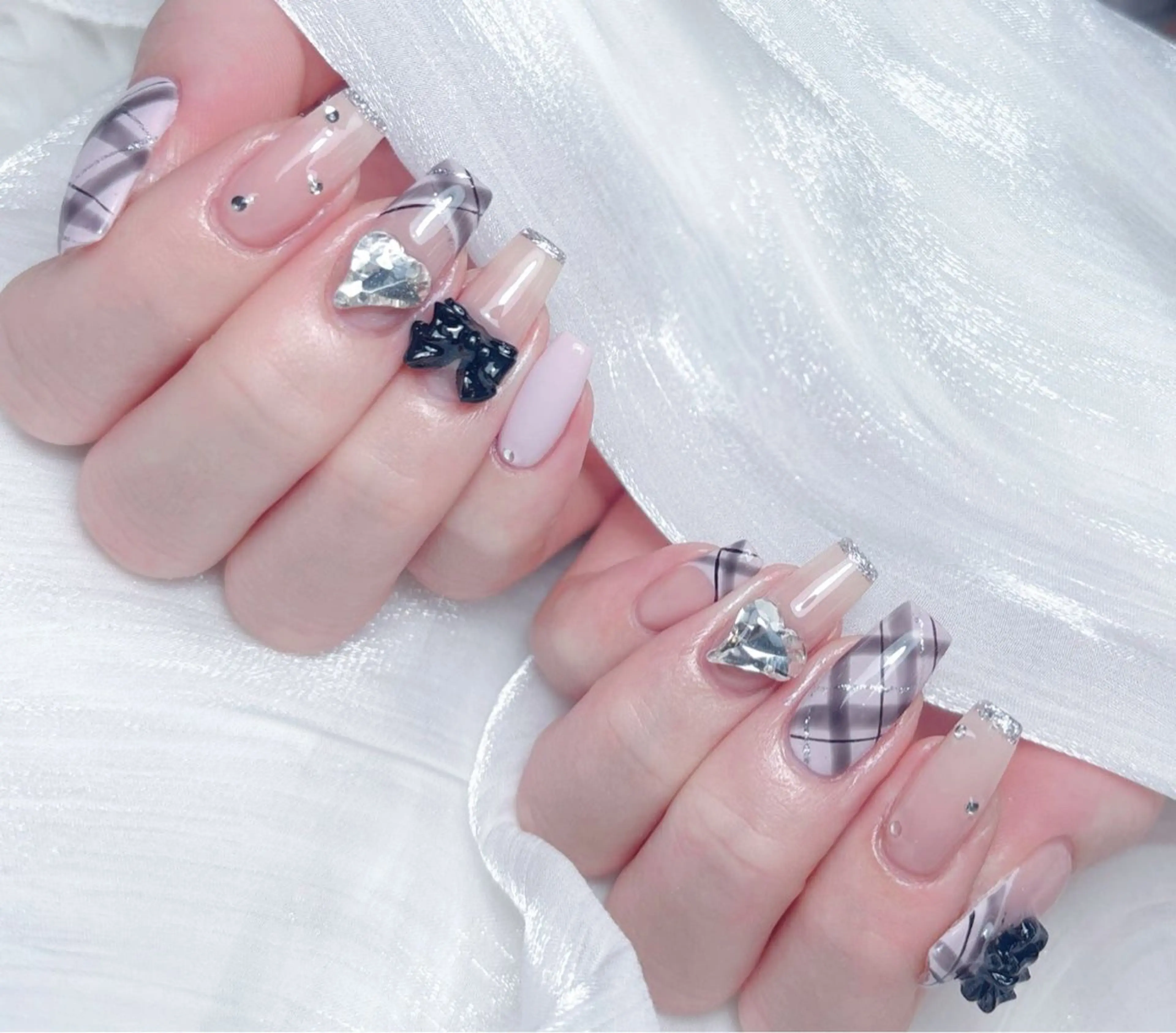 ネイル ハンドネイル 🎀M nails✨ ビューティーのネイルデザイン