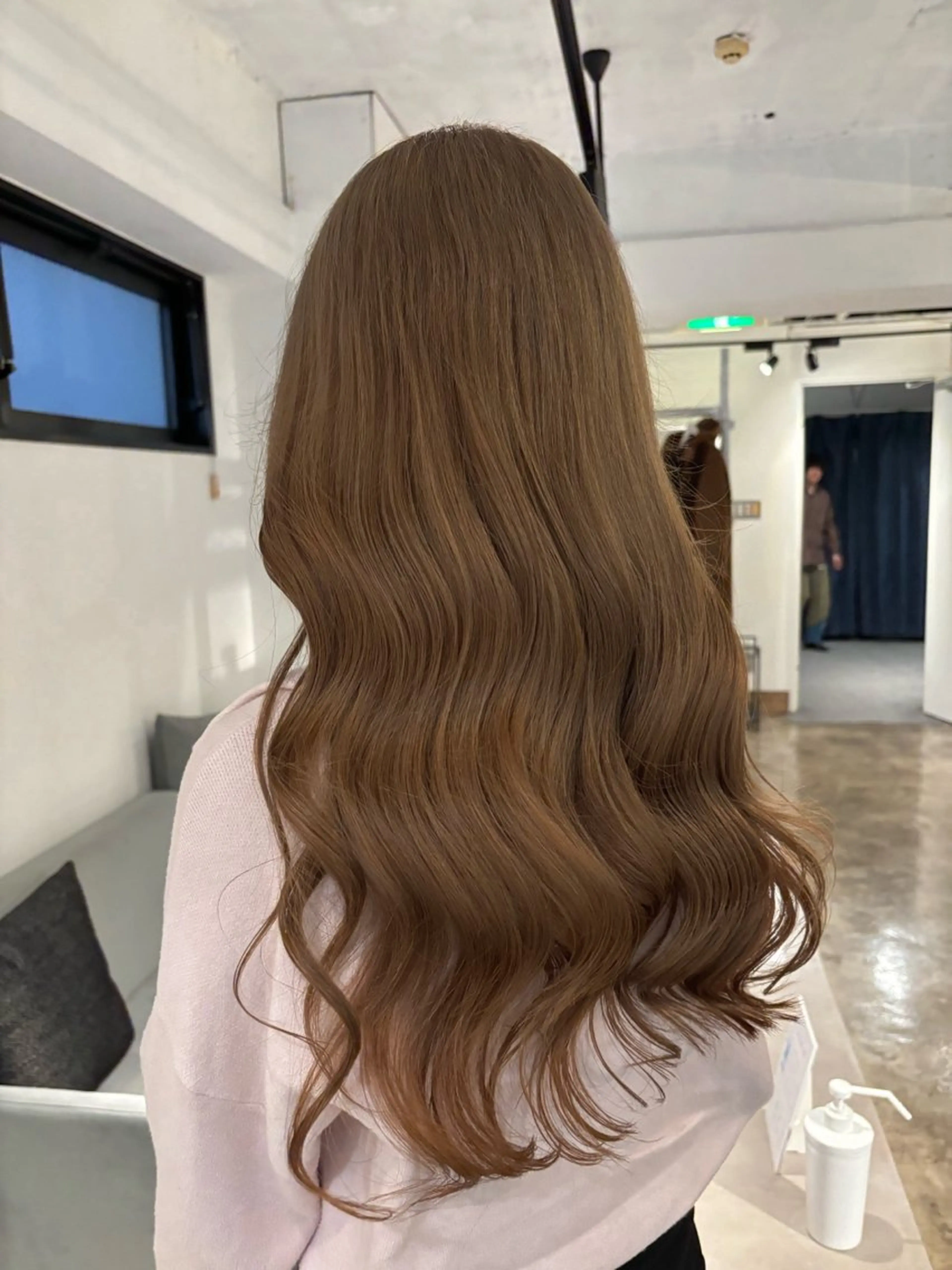 ロング カラー ベージュカラー ブリーチ ブラウンカラー ブラウンベージュ ケアブリーチ ヘアカラー トリートメント 暖色カラー🍒 ケアブリーチ/akiのヘアスタイル