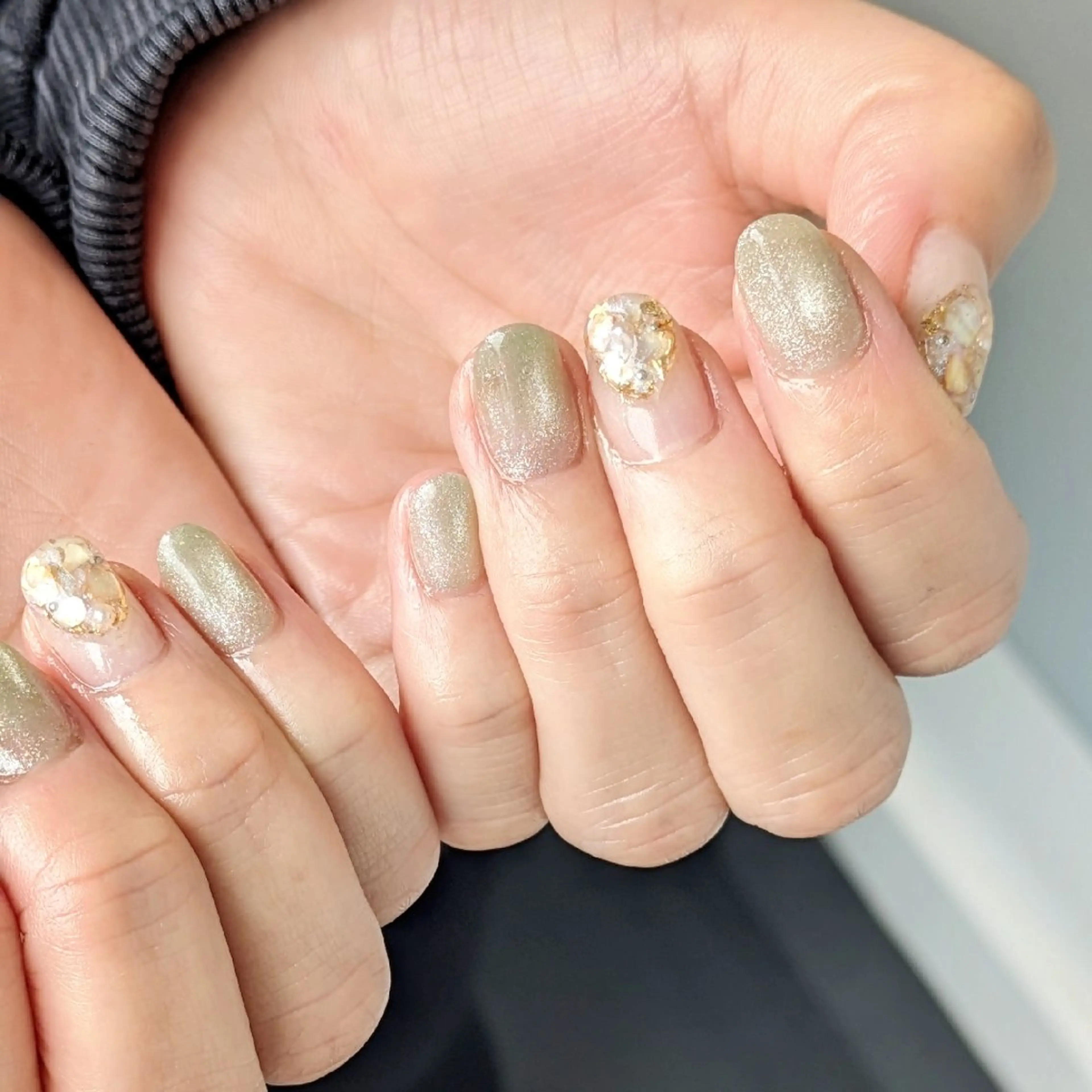 ネイル キラキラネイル マグネットネイル ぷっくりネイル ハンドネイル jolie  ISIHARAのネイルデザイン