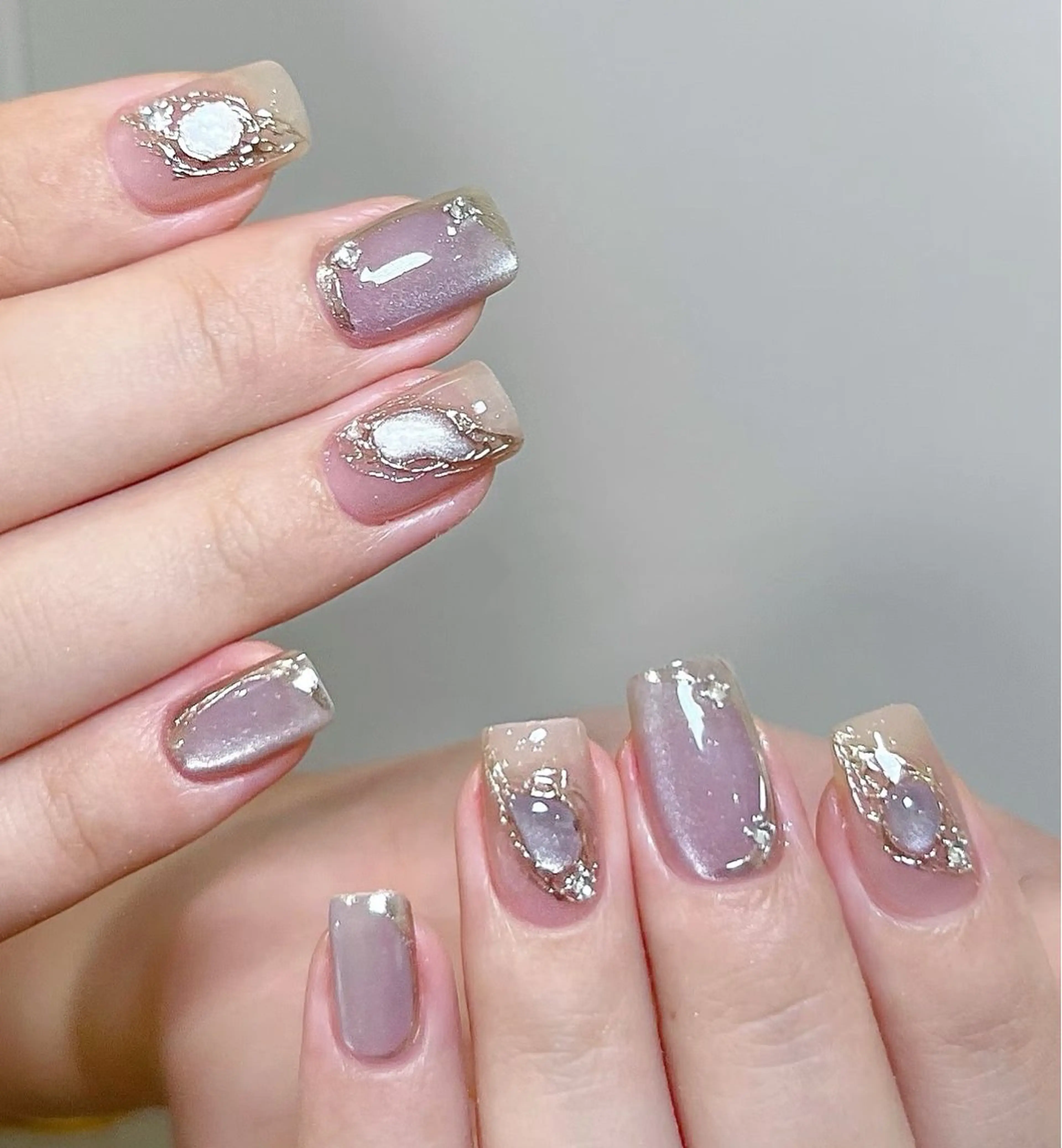 ネイル オーロラネイル ジェルネイル ゴールド マグネットネイル 大理石ネイル(マーブル) ハンドネイル ハンドケア DarkHoney 池袋店のネイルデザイン