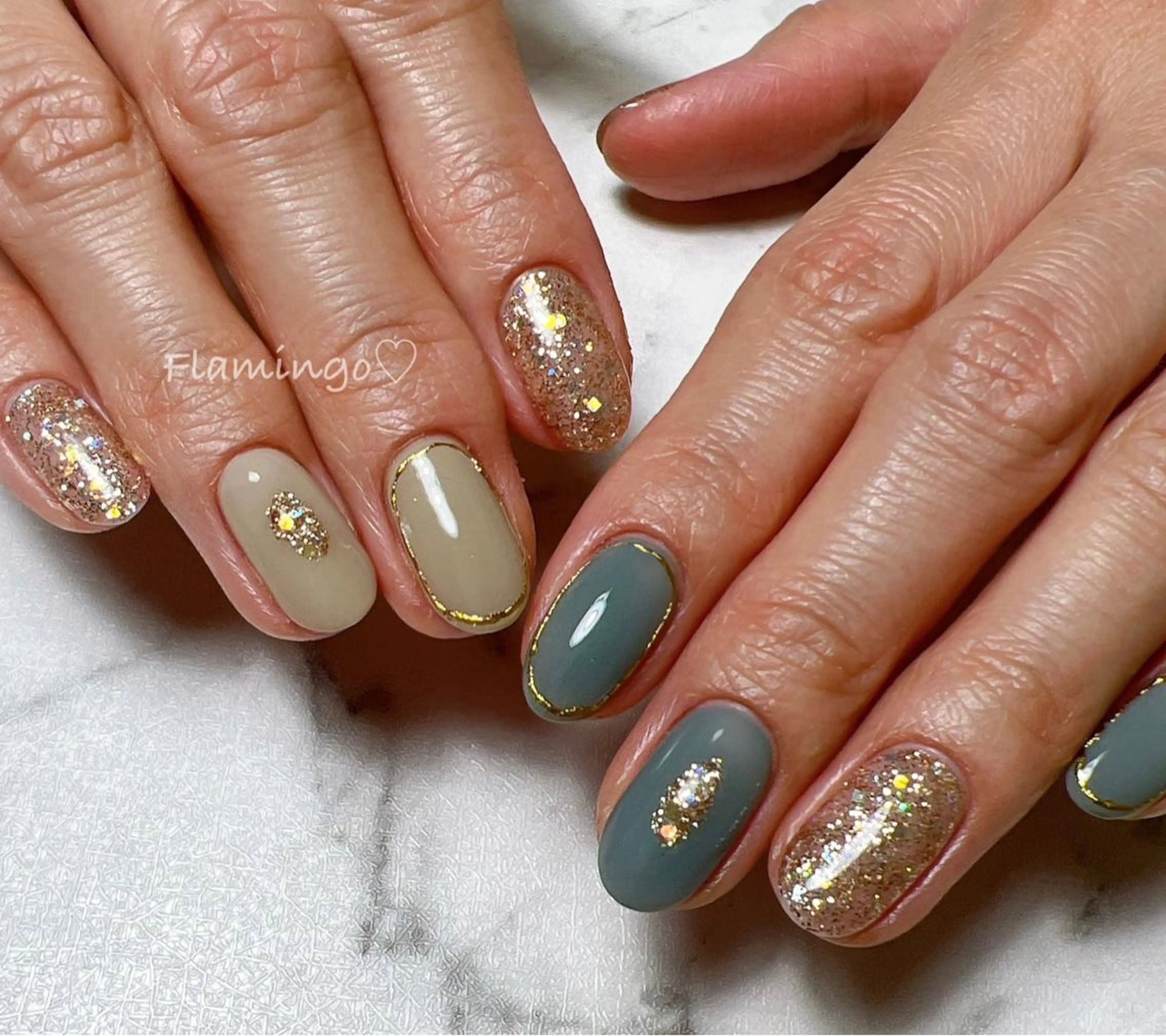 ネイル ゴールド キラキラネイル ラメ(グリッター) ワンカラーネイル ハンドネイル 40代からの爪肌を 労る♡きちんとネイルのネイルデザイン