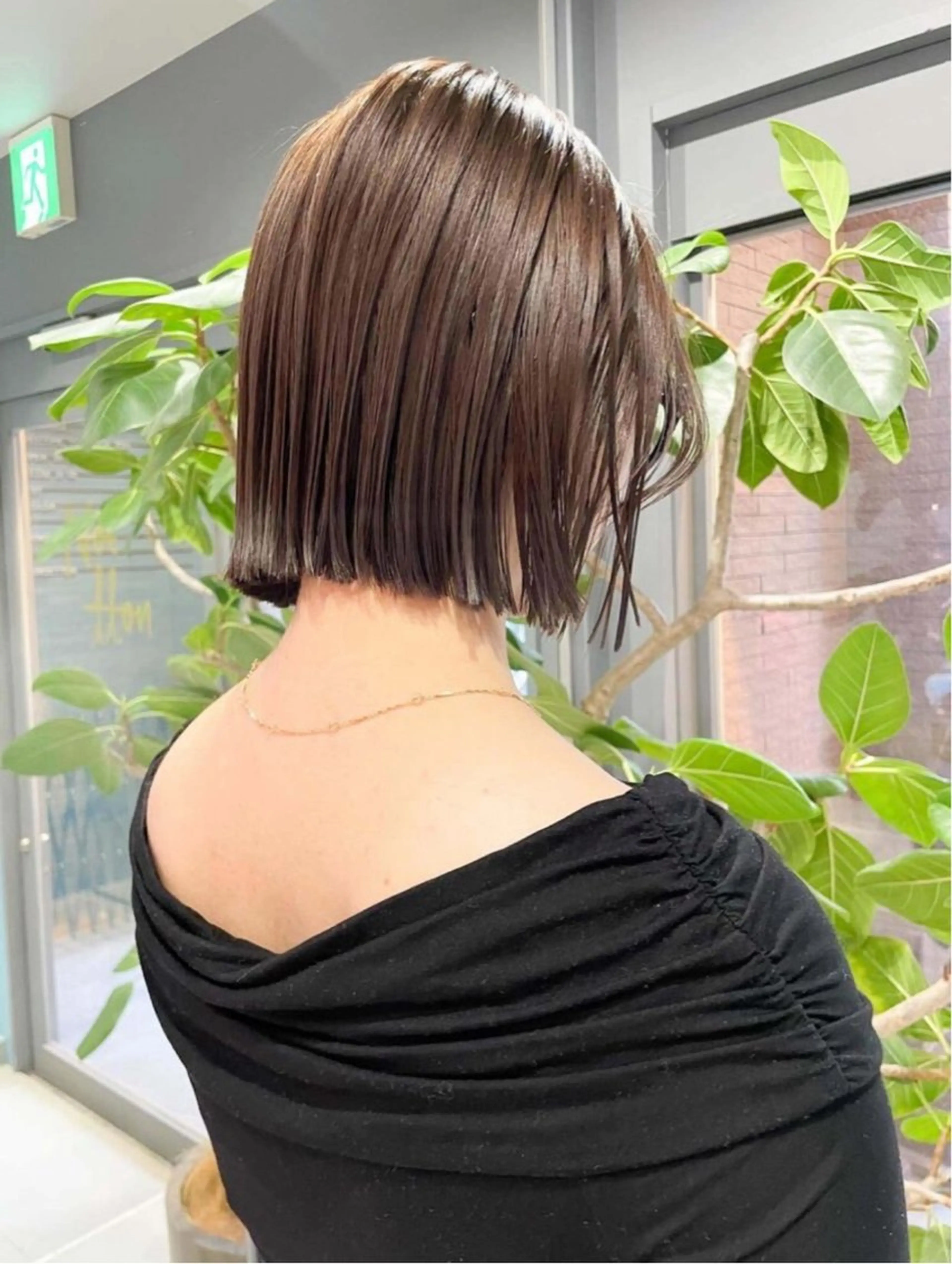 ショート カラー パーマ ボブ 縮毛矯正 ストレートパーマ カット 縮毛矯正 トリートメント 伊藤 優里のヘアスタイル