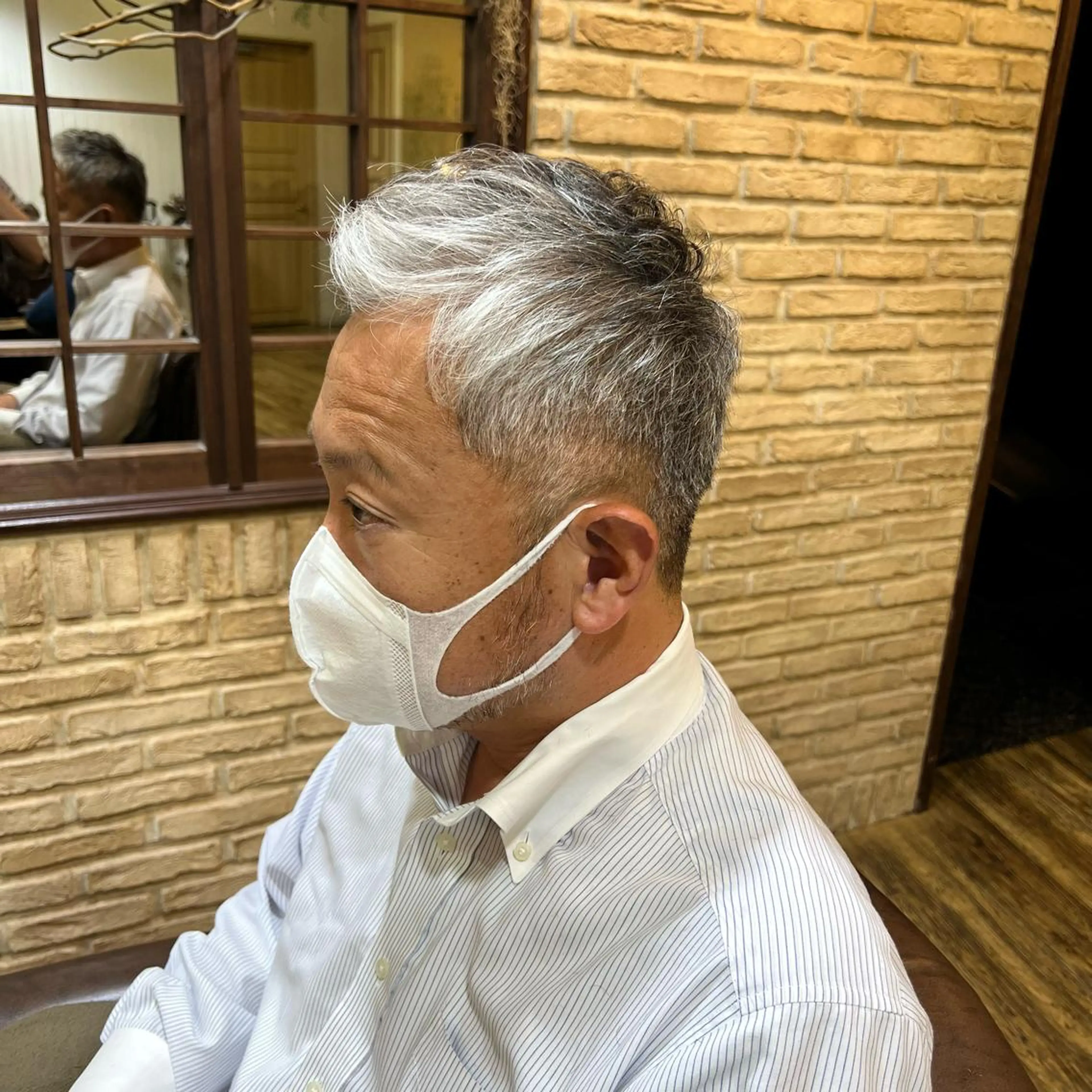 カラー パーマ メンズ アップバング 染矢 優希のヘアスタイル